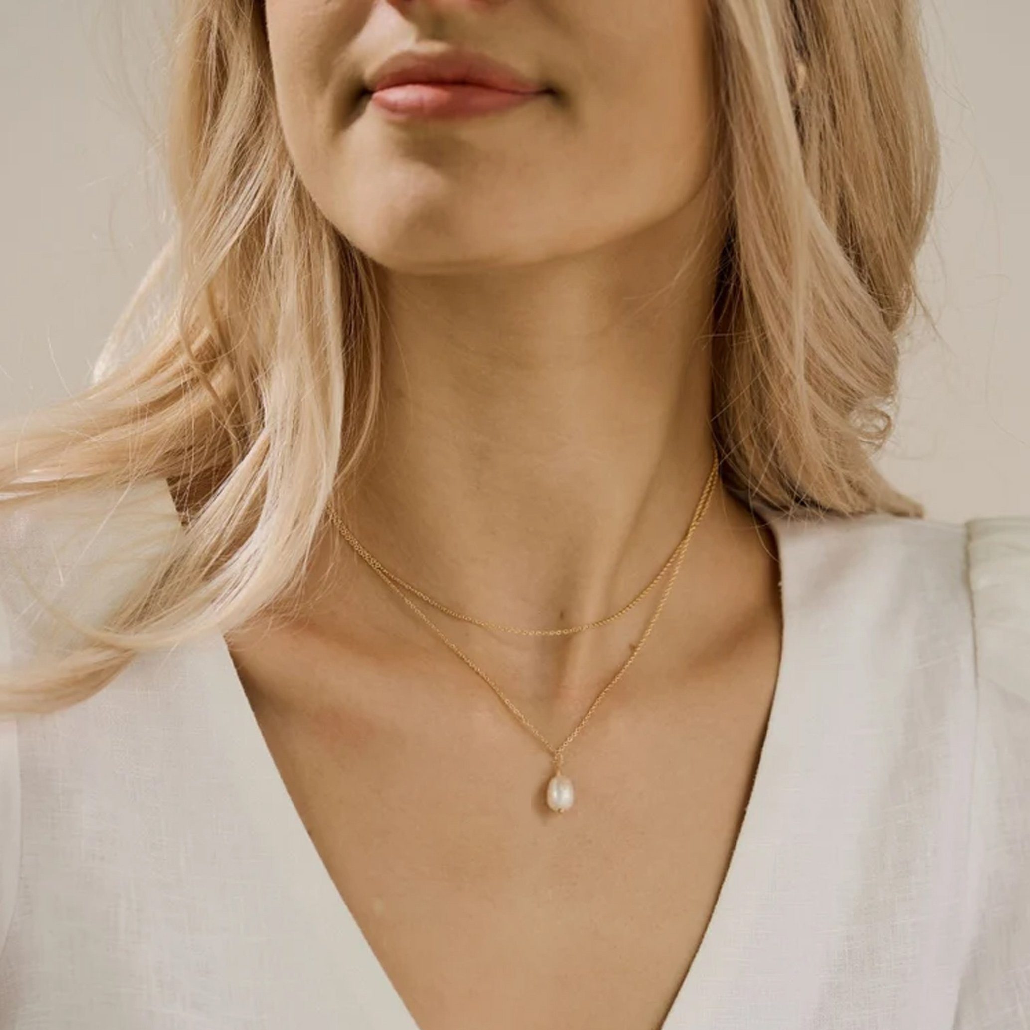 GOLDEN Kette mit Anhänger Süßwasserperle Halskette, Double-Layer Perlenkette, Minimalistische