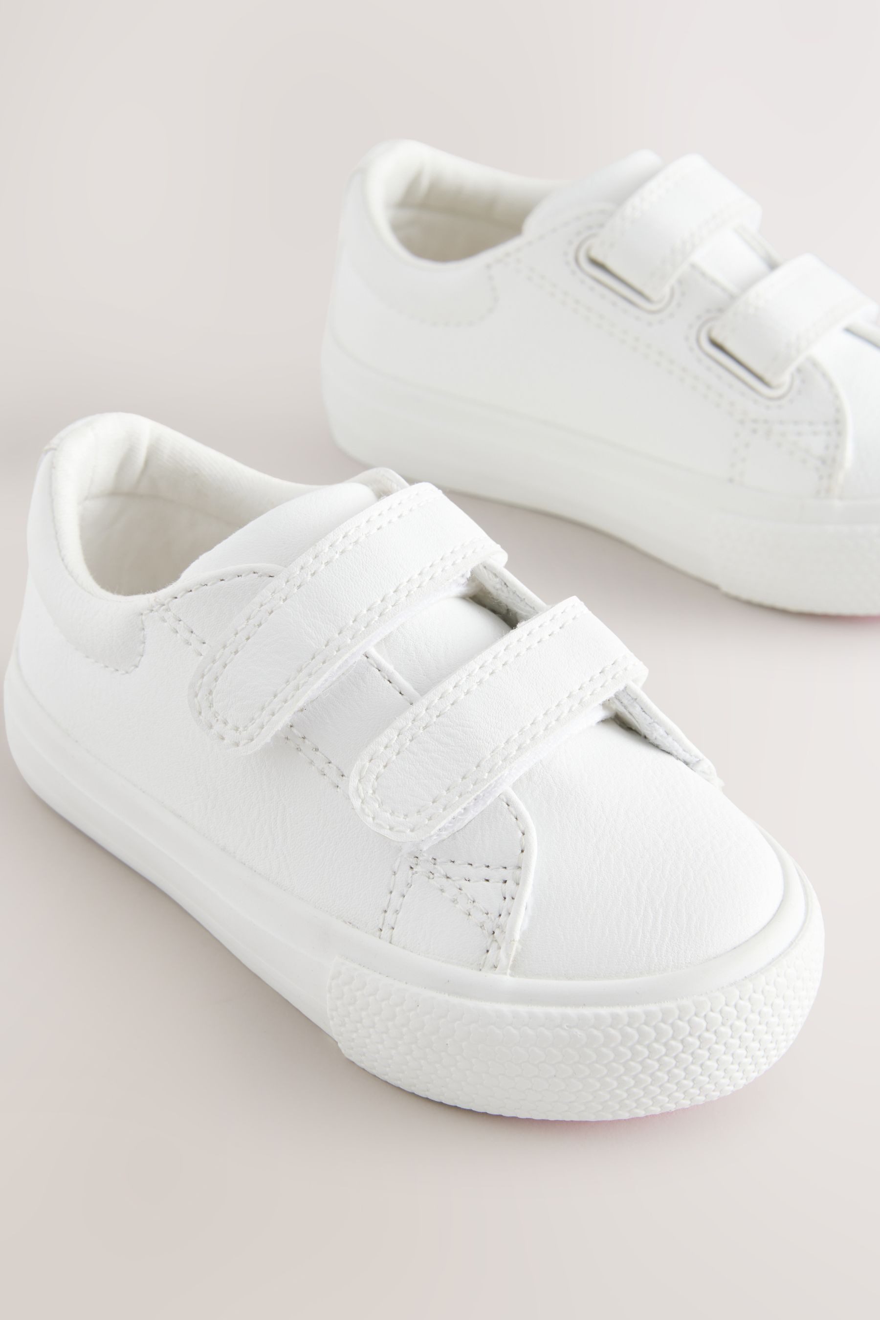 Next Derber Sportschuh mit Klettverschluss Sneaker (1-tlg)