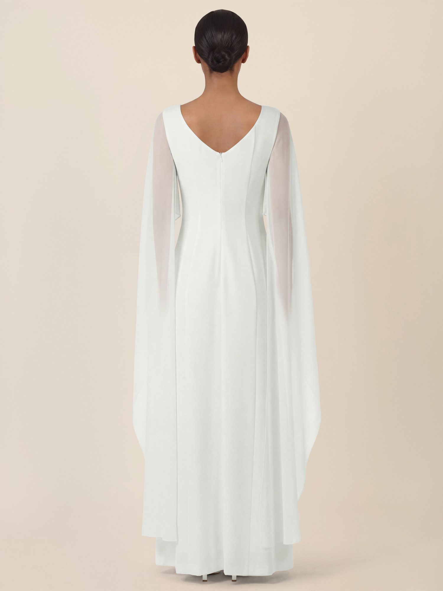 Apart Brautkleid mit fließender Eleganz