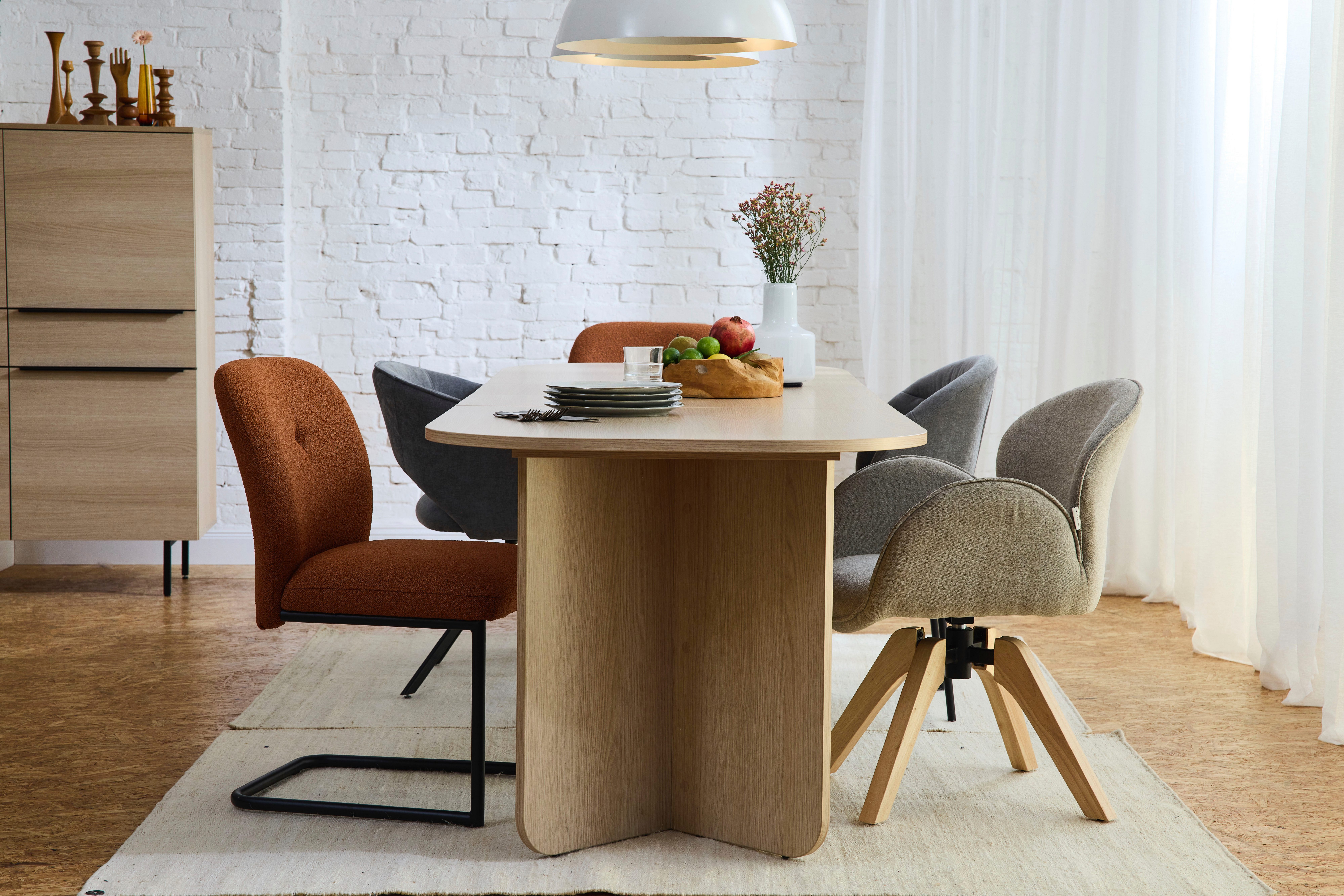 TOM TAILOR HOME Esstisch ROUNDED TABLE, Tischplatte und -beine mit gerundeten Ecken.