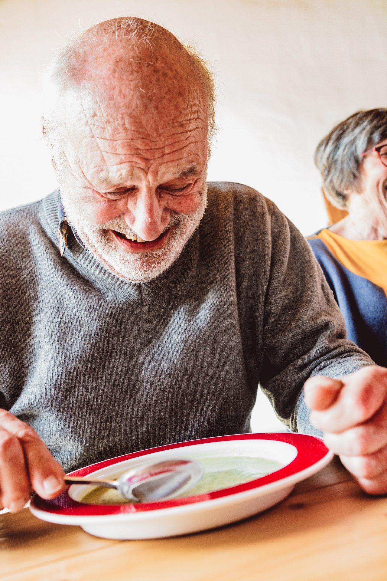 Ornamin Speiseteller ORNAMIN Großer Teller mit Kipp-Trick, (1 St), Esshilfe l Alltagshilfe l bruchstabil l Made in Germany