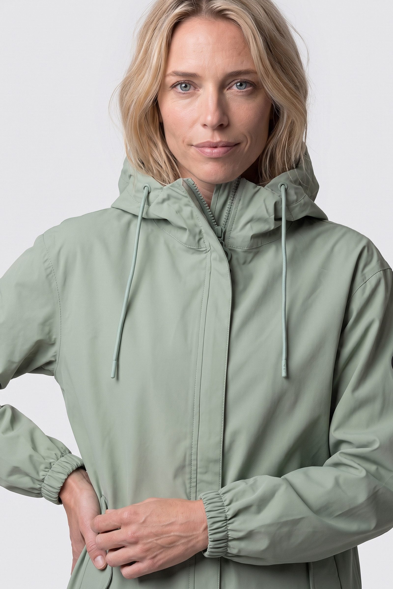 Alife & Kickin Regenjacke Damen TirilAK A Regenjacke, Jacke Wasserabweisend, Kapuze mit Kordelzug, Zwei-Wege-Reißverschluss – Bild 4 von 5