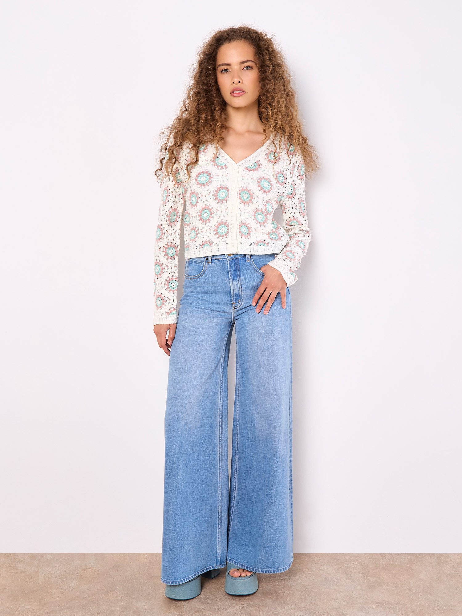 Apricot Cardigan Daisy Crochet Cardigan mit tollem Häkeldesign günstig online kaufen