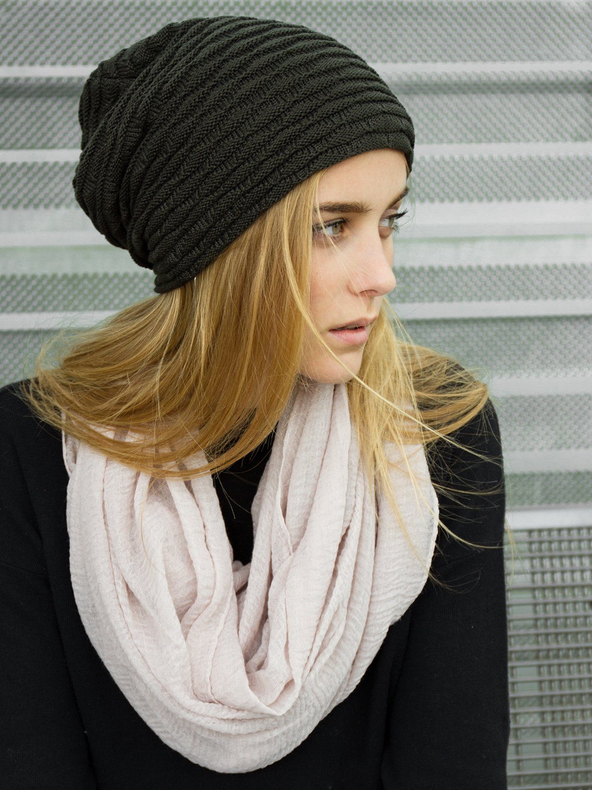 Caspar Beanie MU172 gefütterte Feinstrick Winter Mütze mit stylischem Wellenmuster