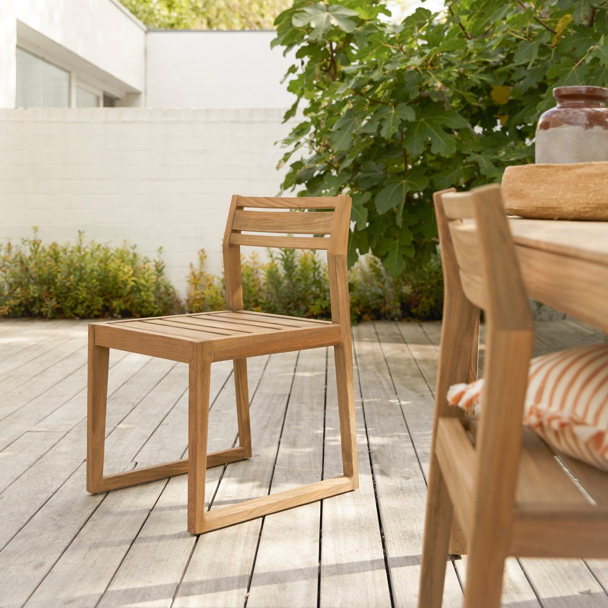 Tikamoon Gartenstuhl Gartenstuhl aus massivem, recyceltem Teakholz Vasco