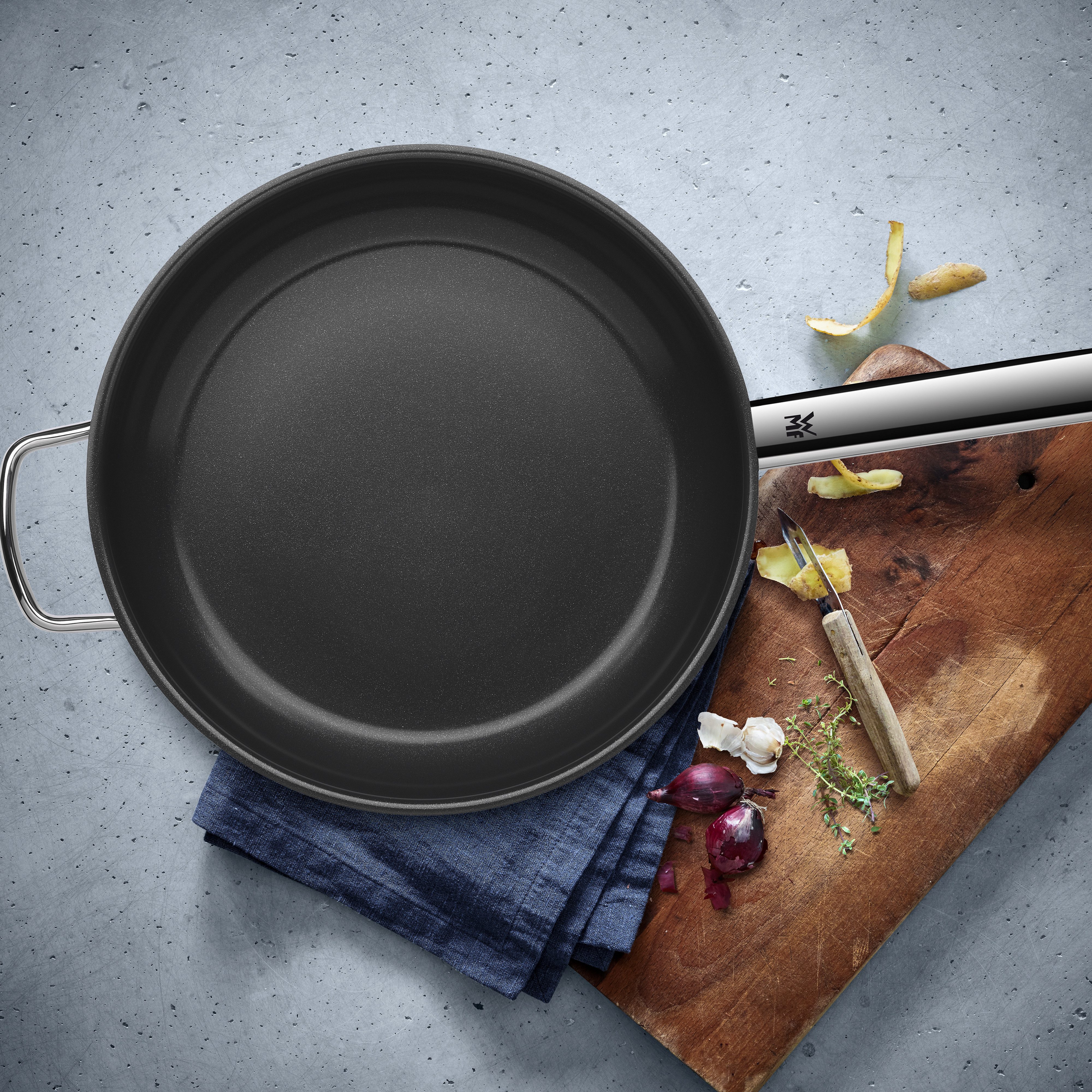 WMF Schmorpfanne Durado, Cromargan® Edelstahl Rostfrei 18/10 (1-tlg), 28 cm, Antihaftversiegelung, Induktion