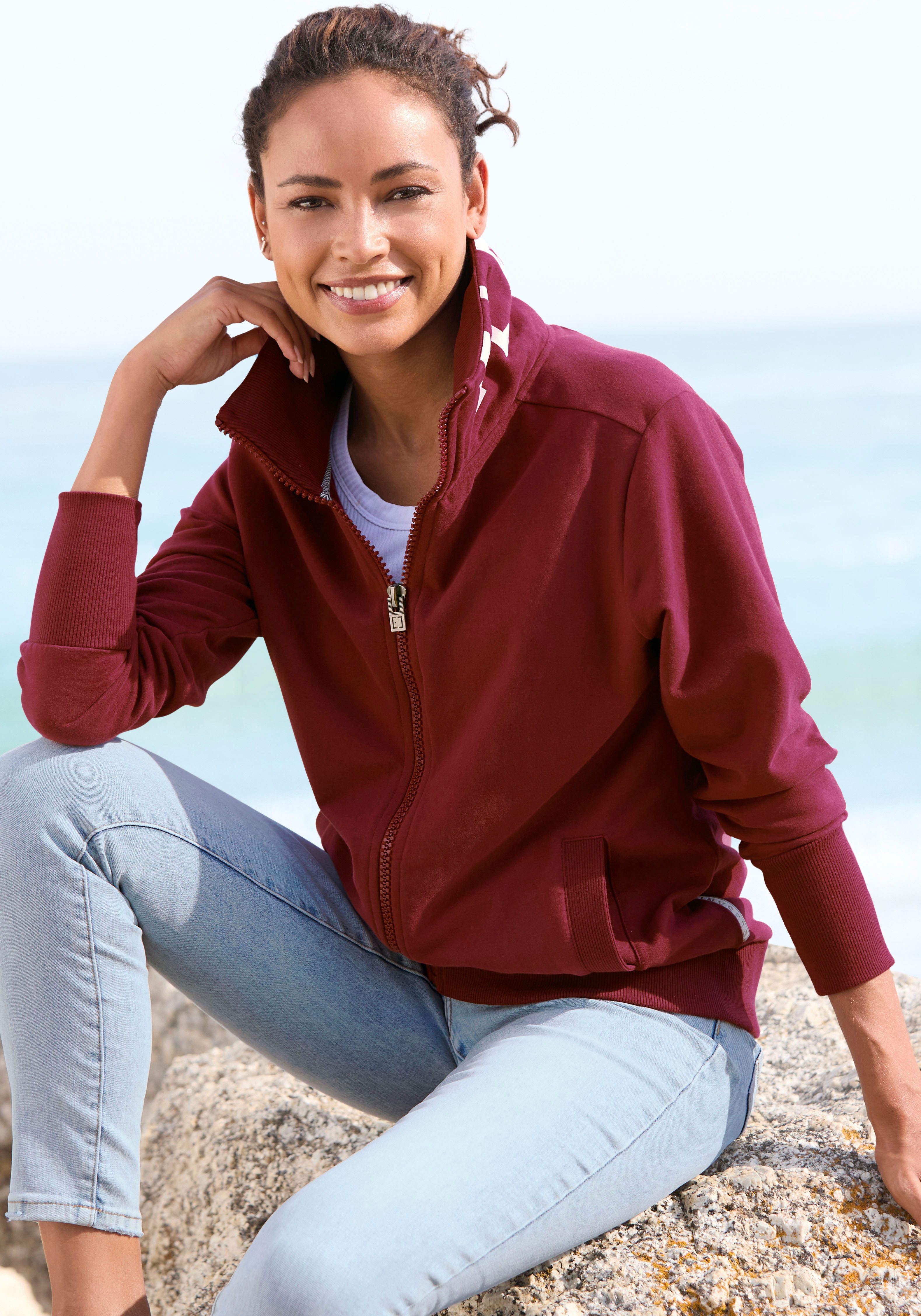 Elbsand Sweatjacke Alvis mit Logodruck am Kragen, bequeme Freizeitjacke mit Stehkragen