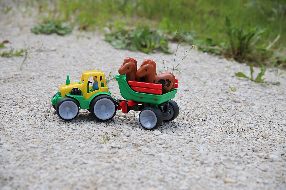 GOWI Spielzeug-Traktor Traktor, (4-tlg), mit Pferdeanhänger günstig online kaufen