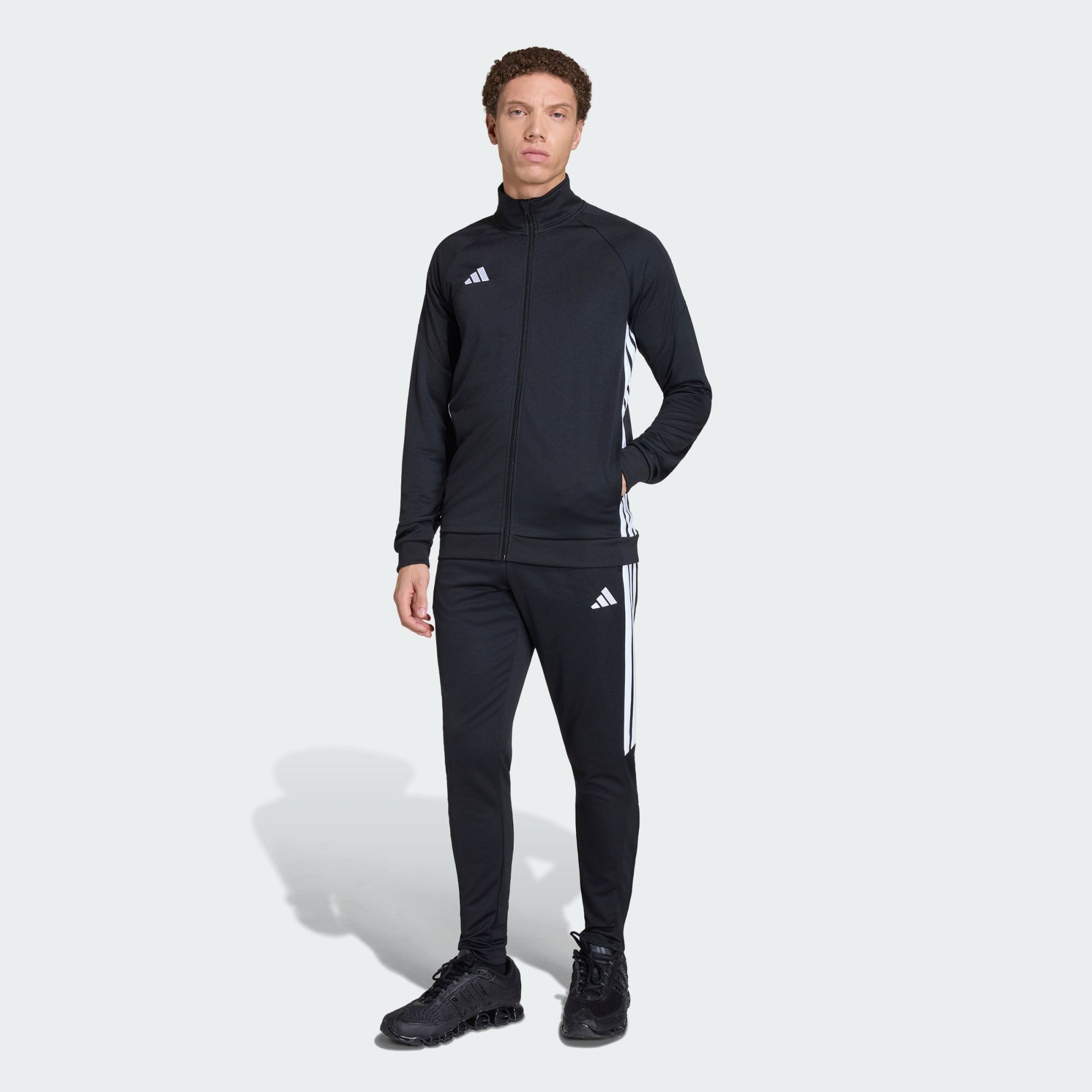 adidas Performance Trainingsanzug TIRO 26 ESSENTIALS TRAININGSANZUG (1-tlg)