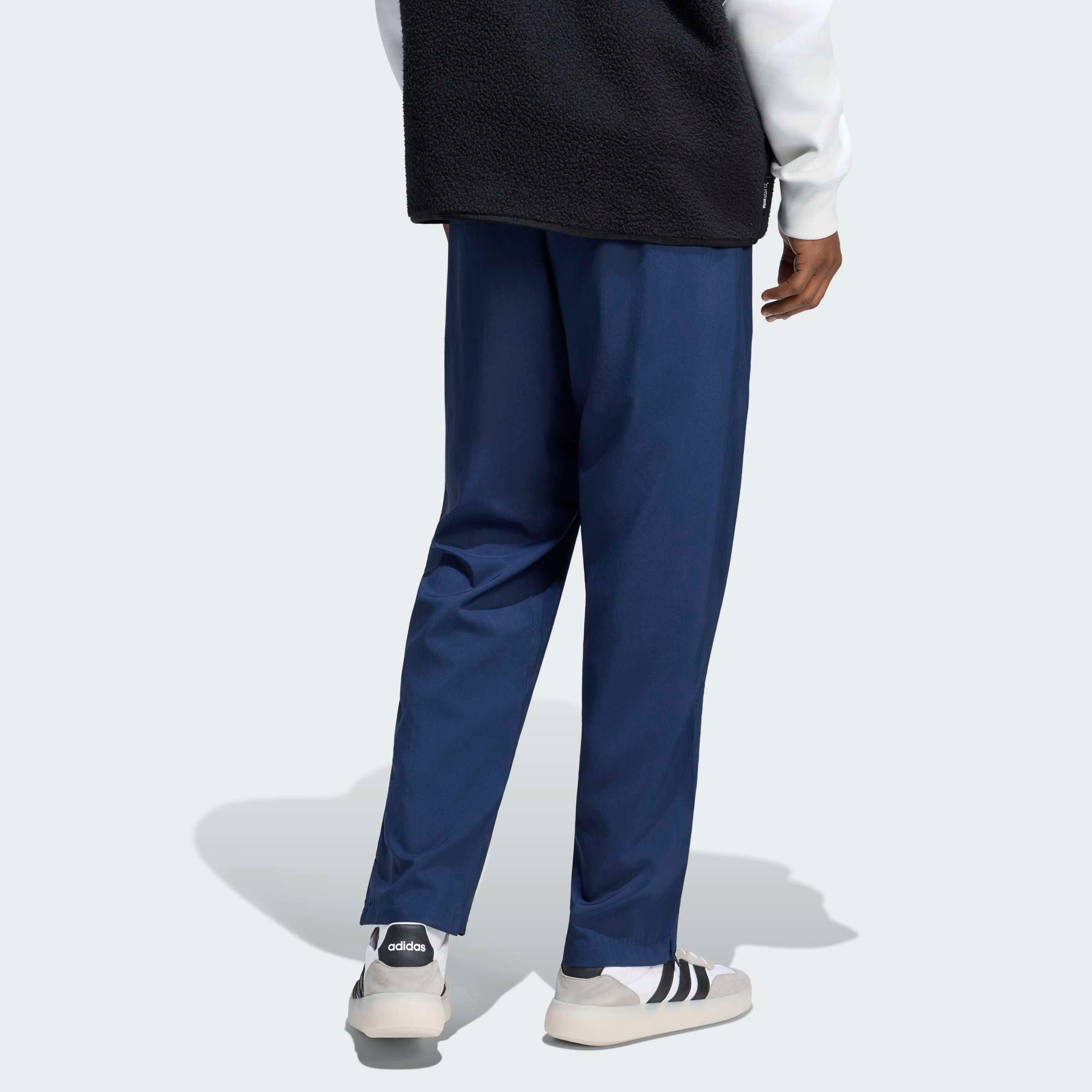 adidas Sportswear Sporthose ESSENTIALS, KLEINES STANFORD LOGO, GEWEBT, KONISCH ZULAUFEND, OFFENER