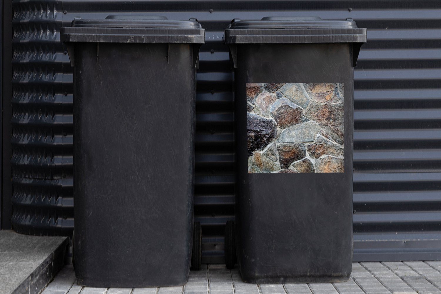 Wandsticker Sticker, Mülltonne, Abfalbehälter MuchoWow Steine St), Container, (1 Mülleimer-aufkleber, - - Mauern Robust