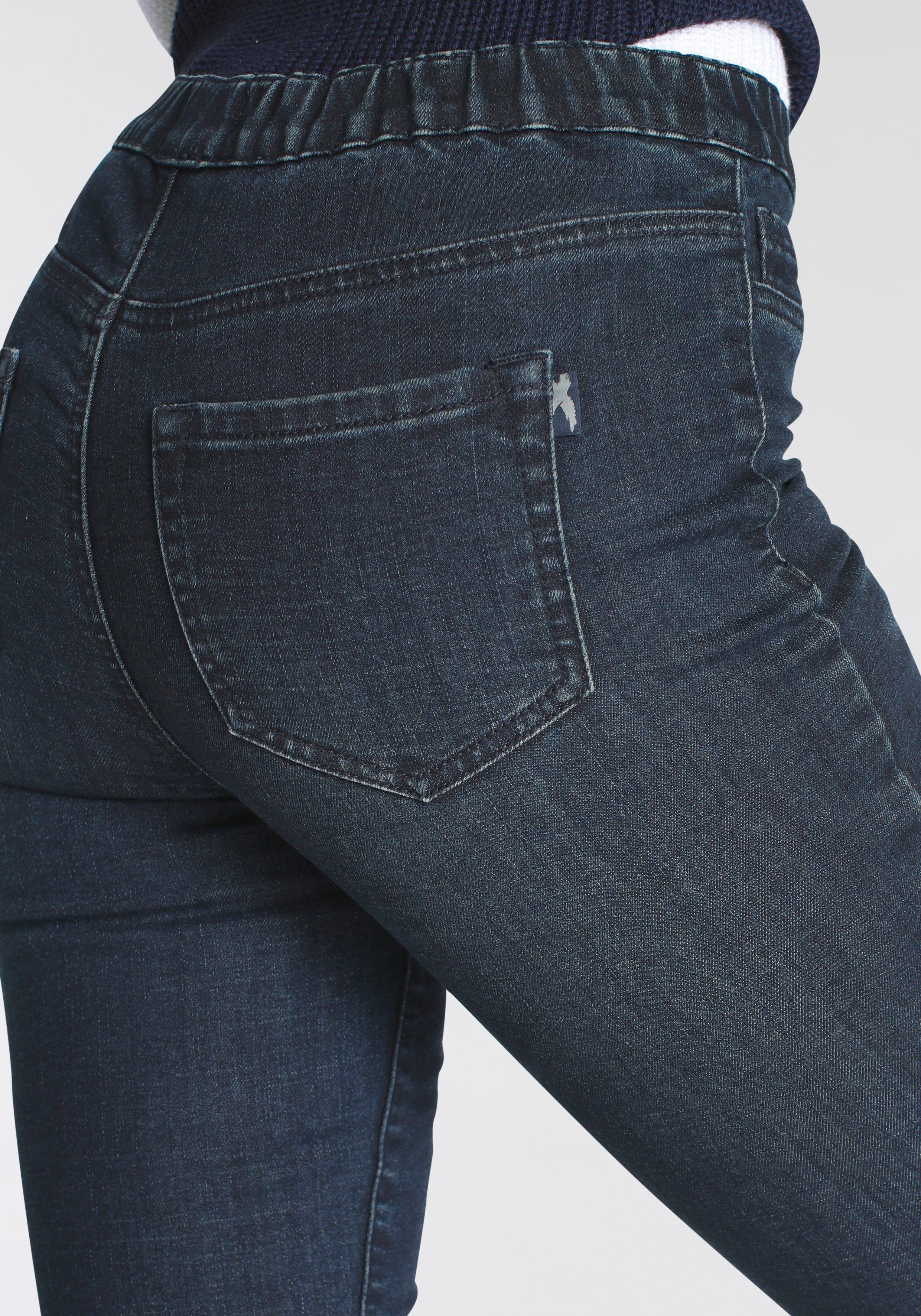 Arizona Jeansjeggings mit leichtem Thermo Effekt extra-eng geschnitten, hohe Leibhöhe, mit Coinpocket – Bild 3 von 5