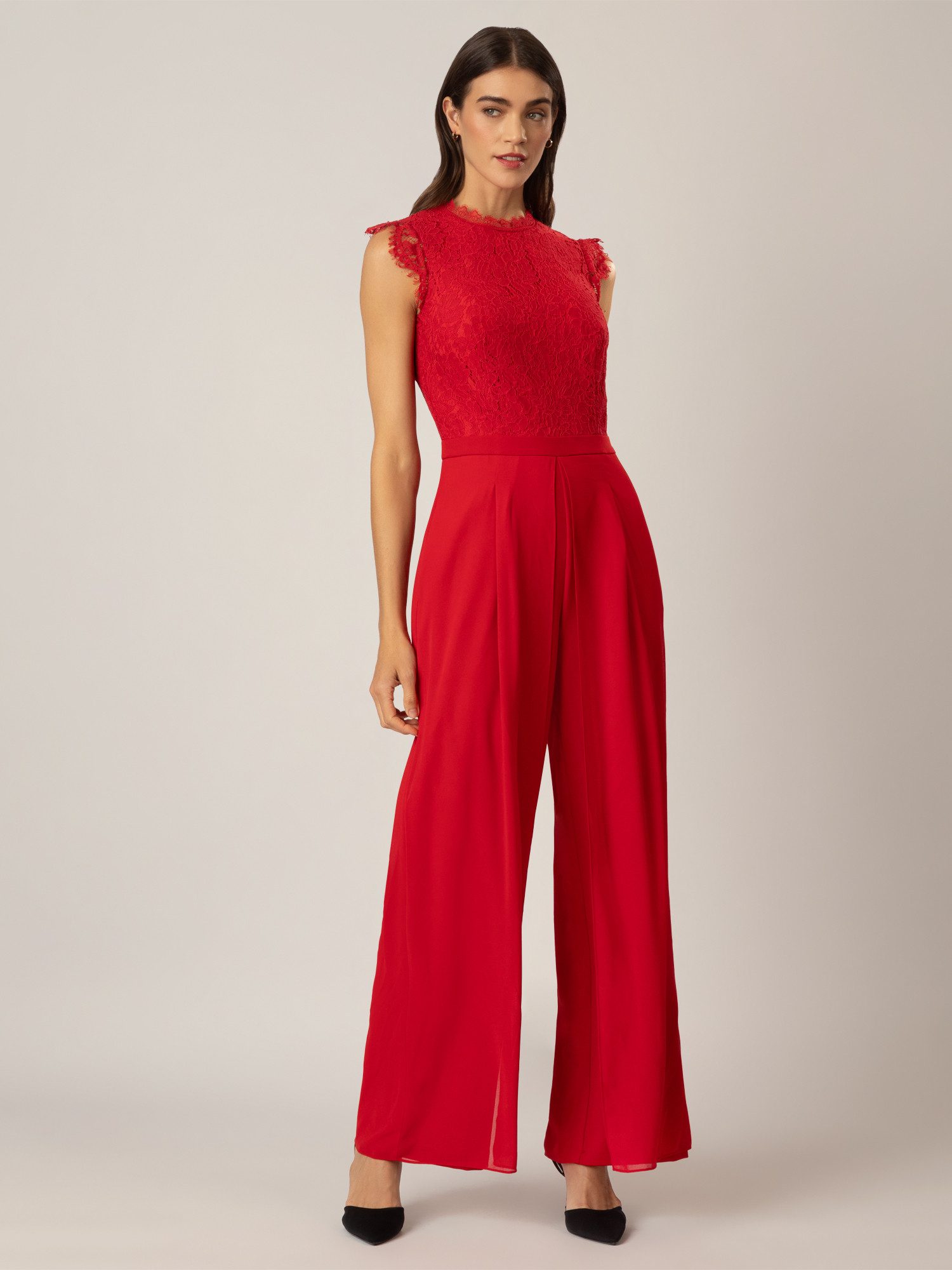 Apart Jumpsuit mit Spitzenoberteil günstig online kaufen