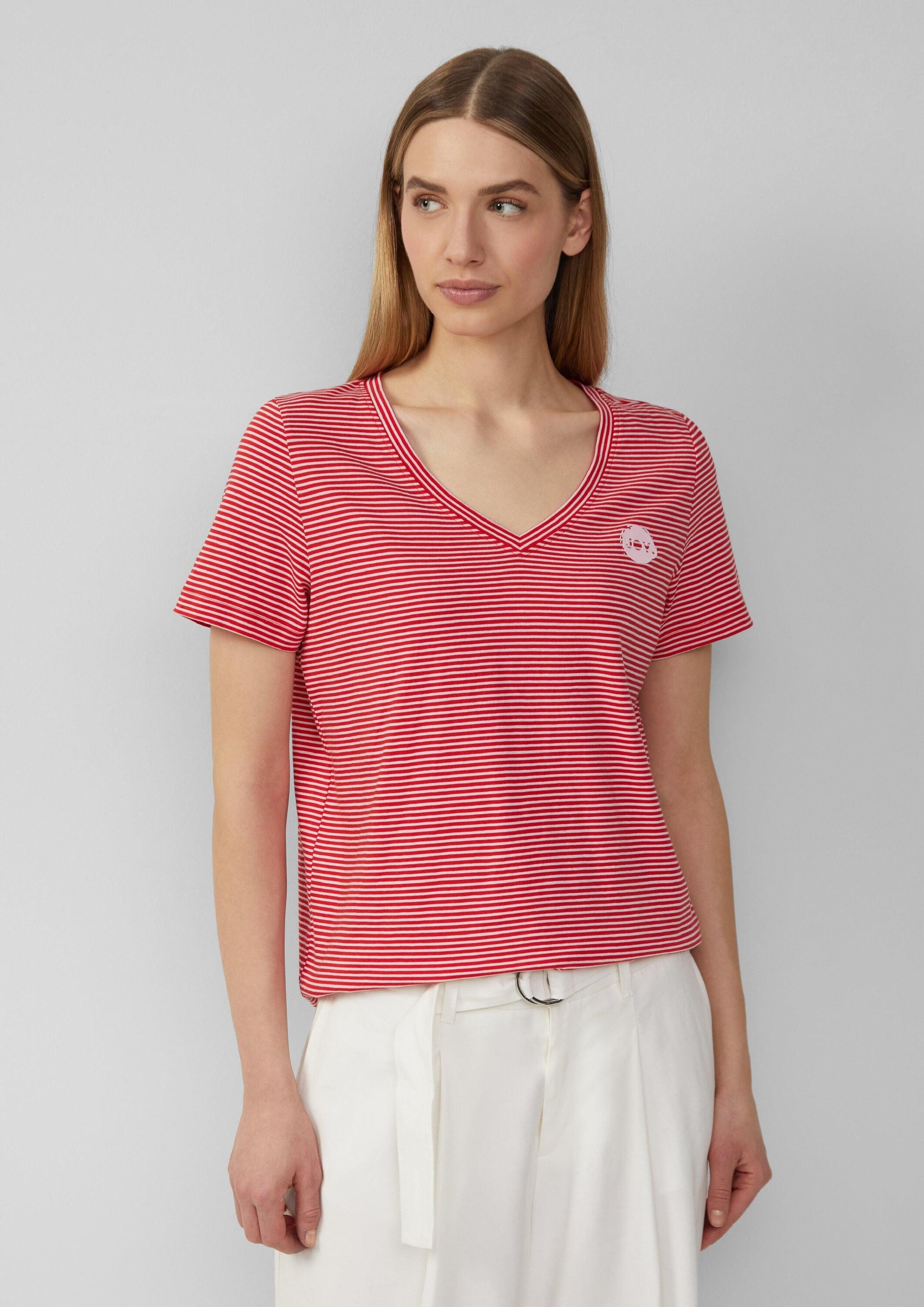 s.Oliver Kurzarmshirt T-Shirt T-Shirt mit V-Ausschnitt und Print-Detail