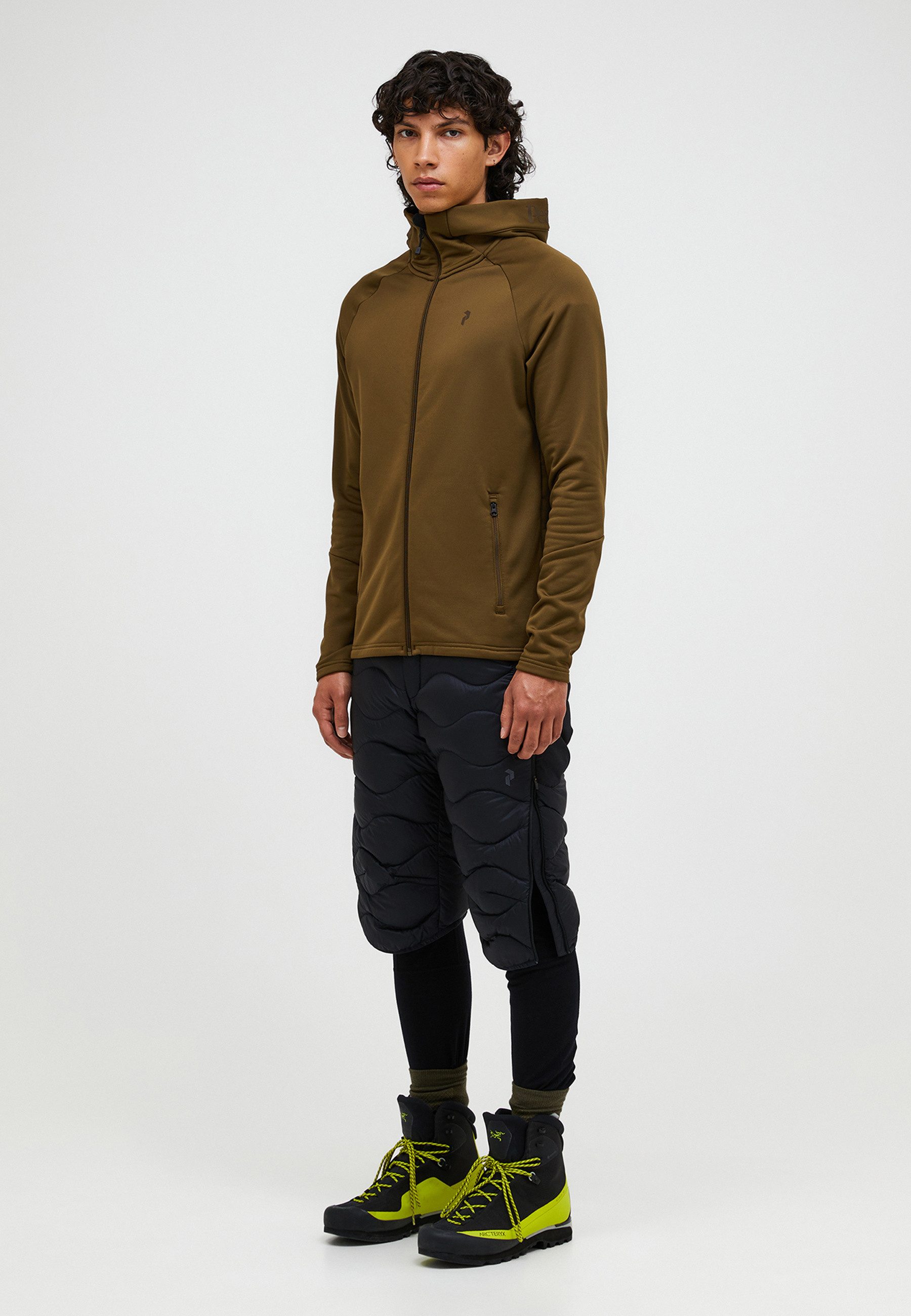 Peak Performance Fleecejacke M Rider Essentials Midlayer Zip Hood mit sportivem Design