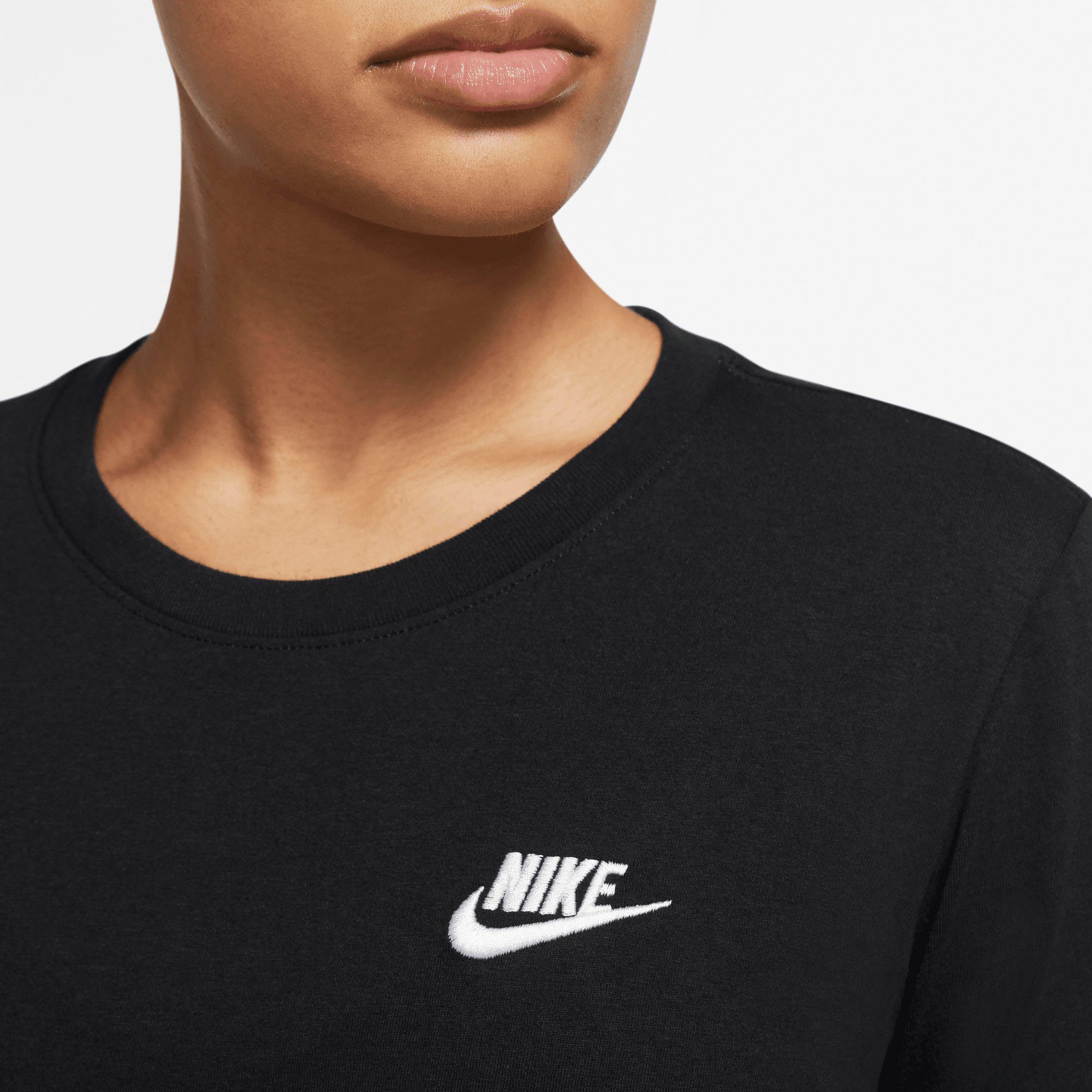 Nike Sportswear T-Shirt W NSW CLUB SS TEE etwas weiterer Schnitt, kürzere Länge, mit leicht abgerundetem Saum