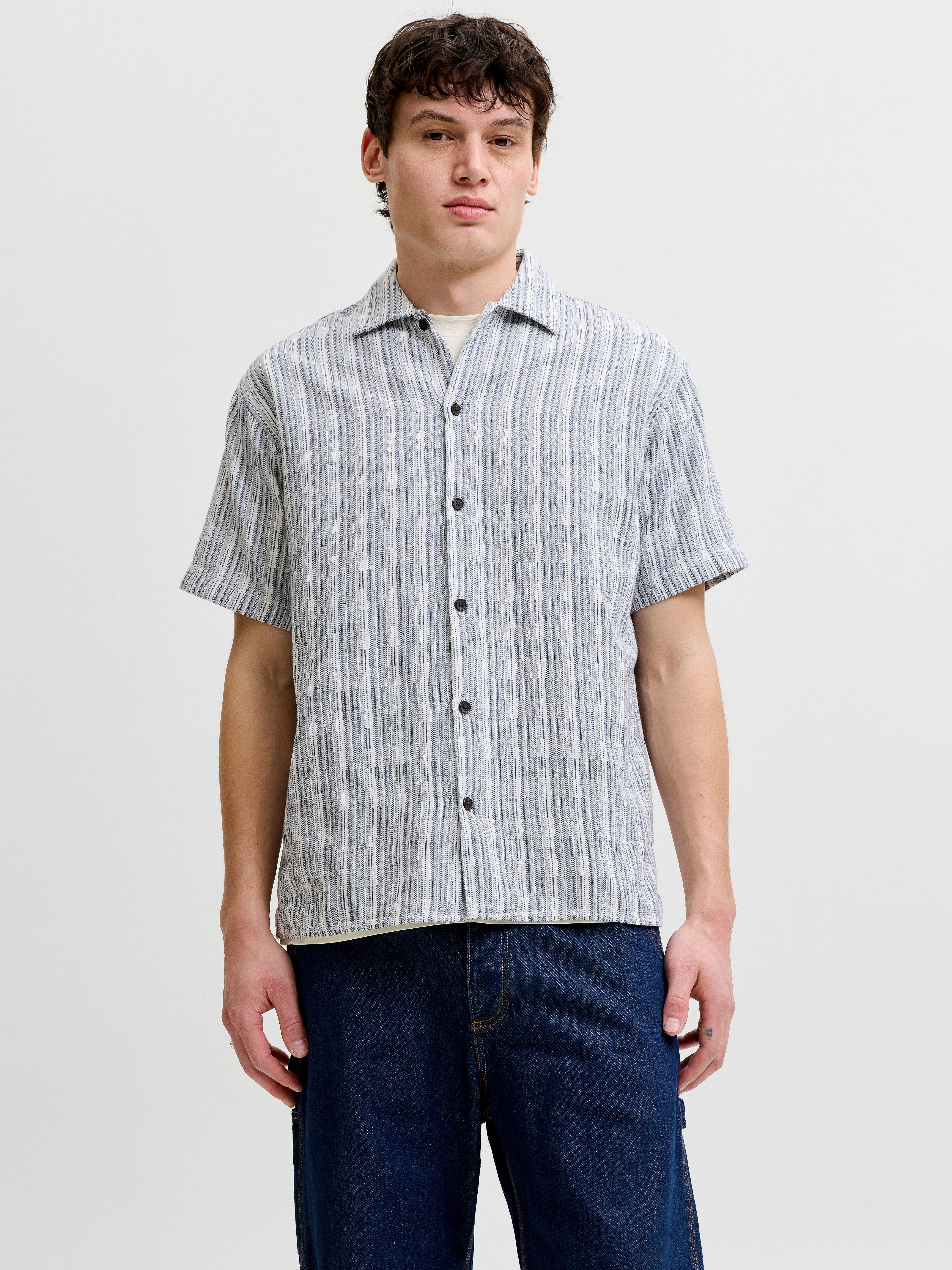 Jack & Jones Kurzarmhemd JPRBLUTIAGO STRUCTURE SS RESORT SHIRT SN Baumwolle, locker geschnitten