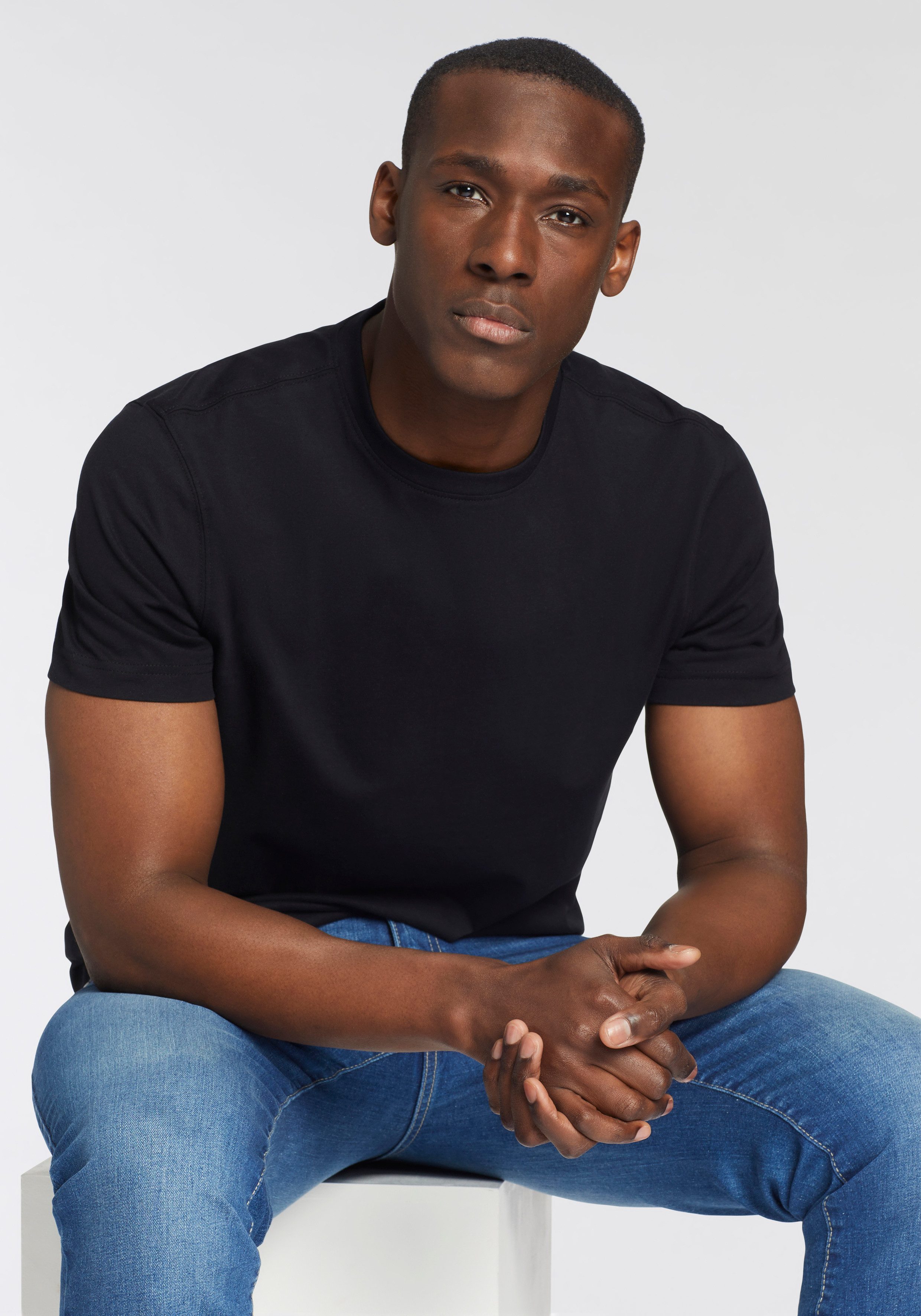 Man's World Rundhalsshirt (Packung, 2-tlg., 2er Pack) Kurzarm, unifarben, Rundhals, aus Baumwolle