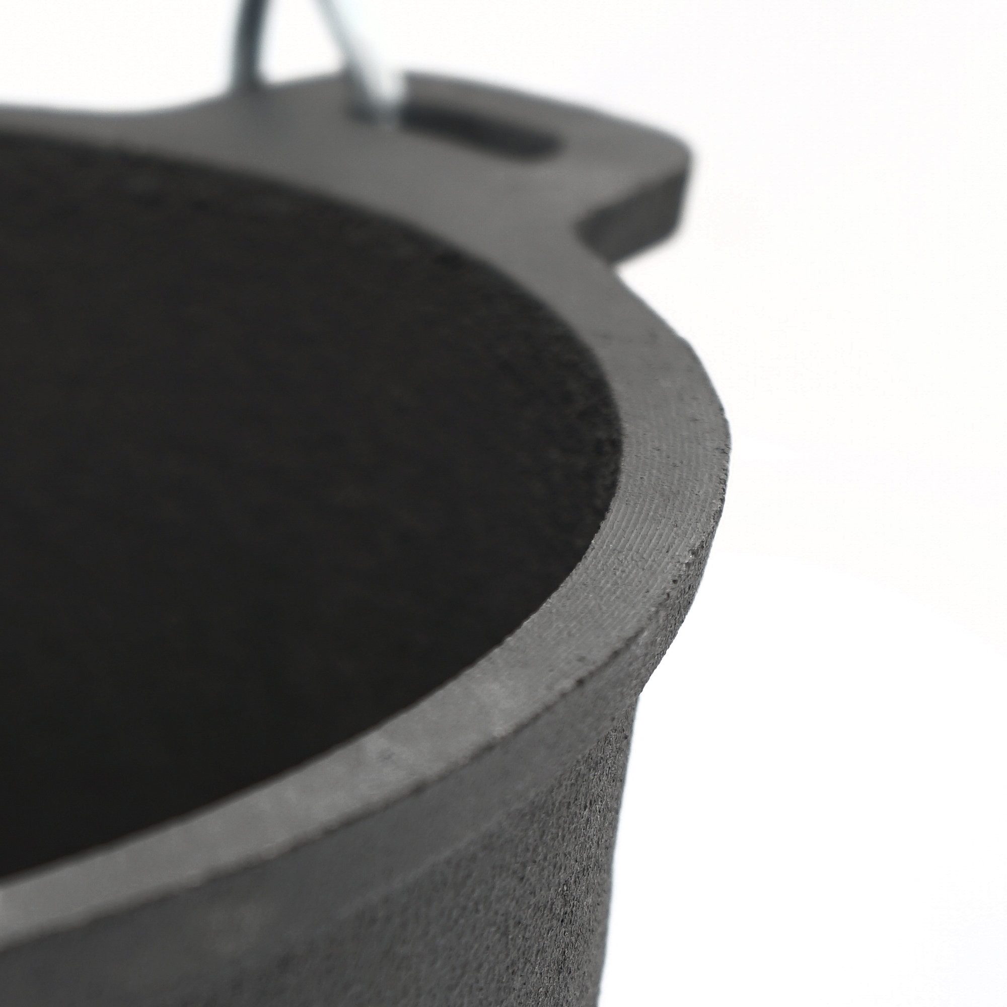 BBQ-Toro Grilltopf Dutch Oven DO6U, 7,3L Ultimate Gusseisen Kochtopf PRO3+ Beschichtung, Gusseisen (3-tlg), 3-fach eingebrannt mit PRO3+ Verfahren