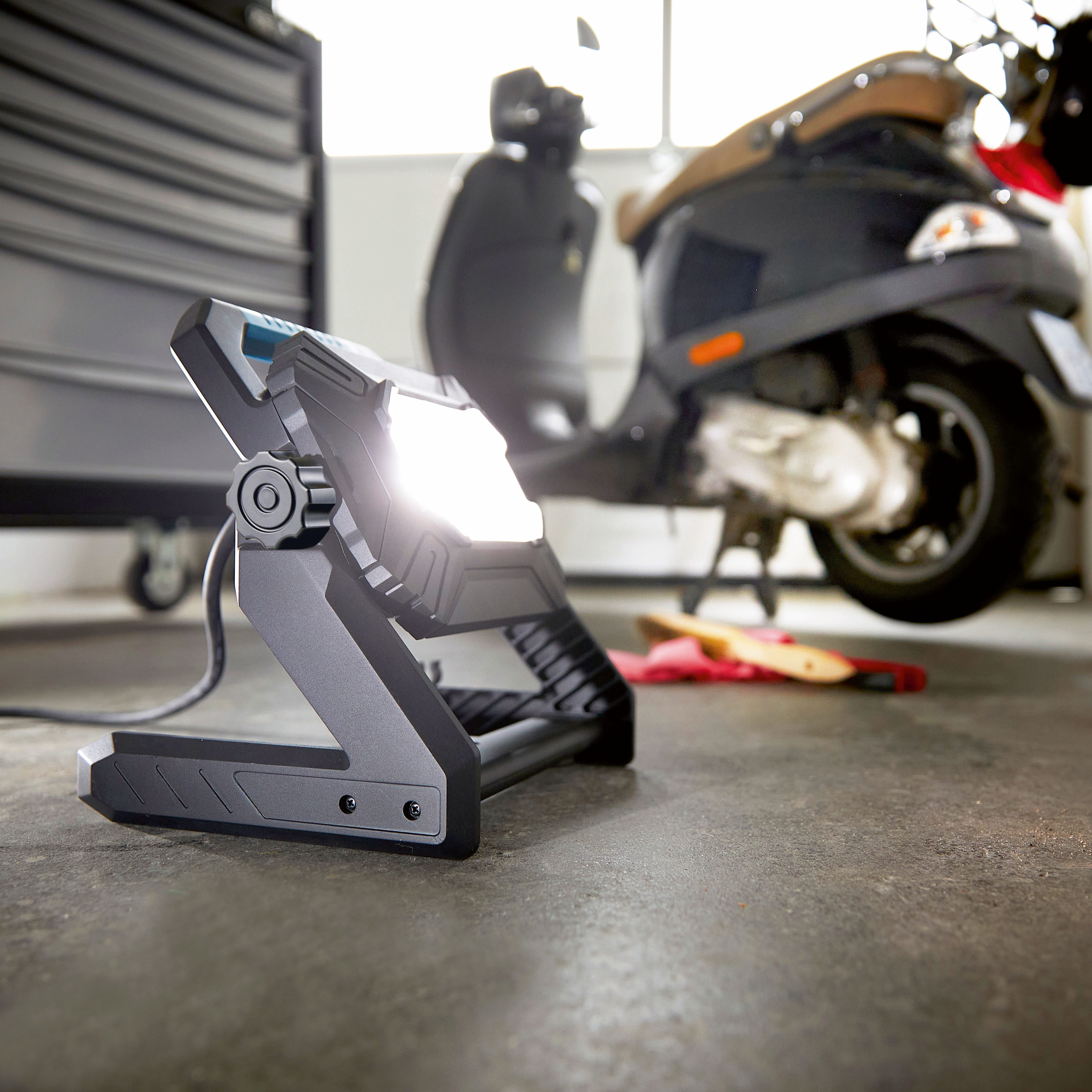 Northpoint LED work light, 55 watts, dimmable, robust housing, socket