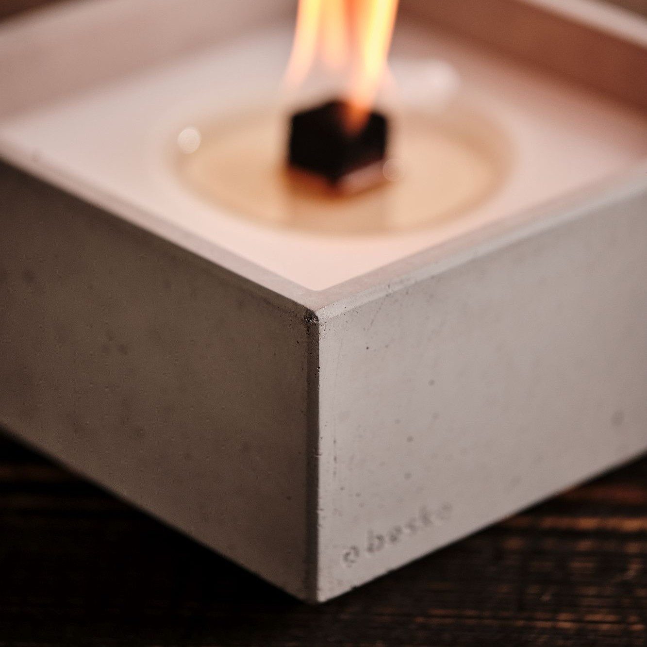 beske Outdoorkerze Betonfeuer® - Meru mit Dauerdocht, Wachsrecycling mit besonderem Ambiente und nachhaltigem Dauerdocht – Bild 5 von 5