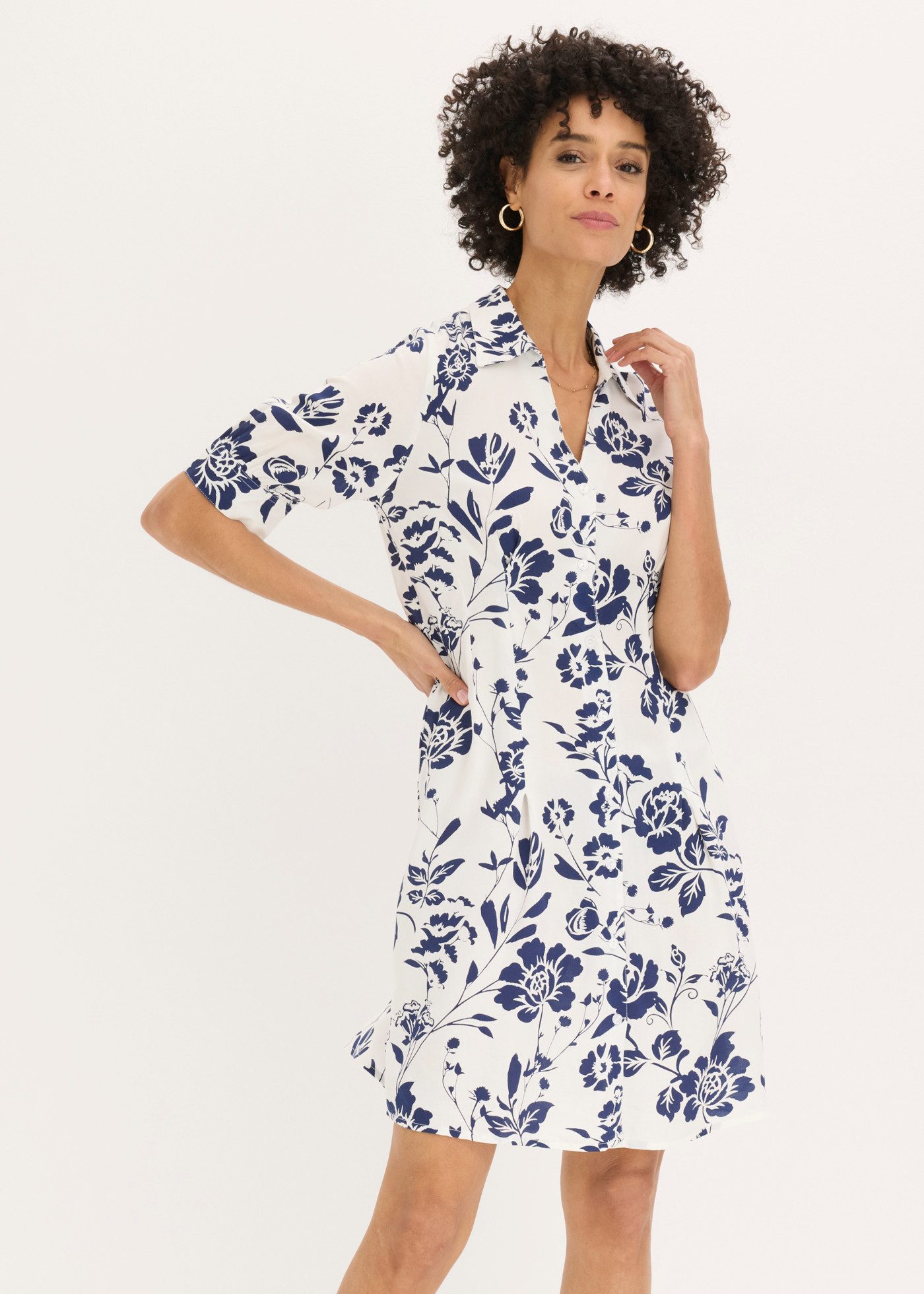 bonprix Blusenkleid aus Viskose, mit Knopfleiste, ausgestellte Passform, mit 3/4-Ärmeln