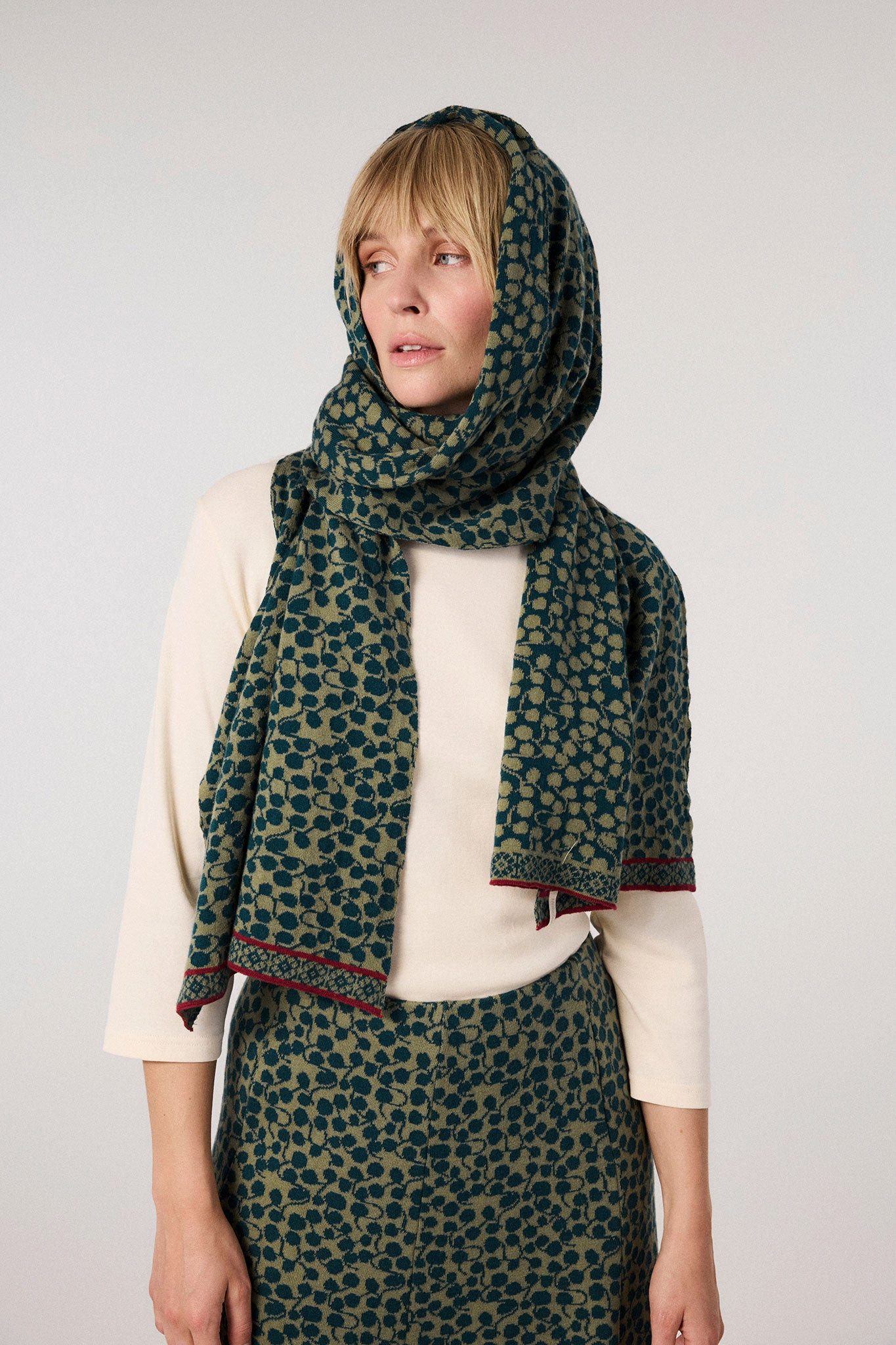 Himalaya Clothing Strickschal Damen mit abstraktem Tropfenmuster - Strickschal aus Bio-Baumwolle, Weicher Baumwoll Schal mit hohem Tragekomfort