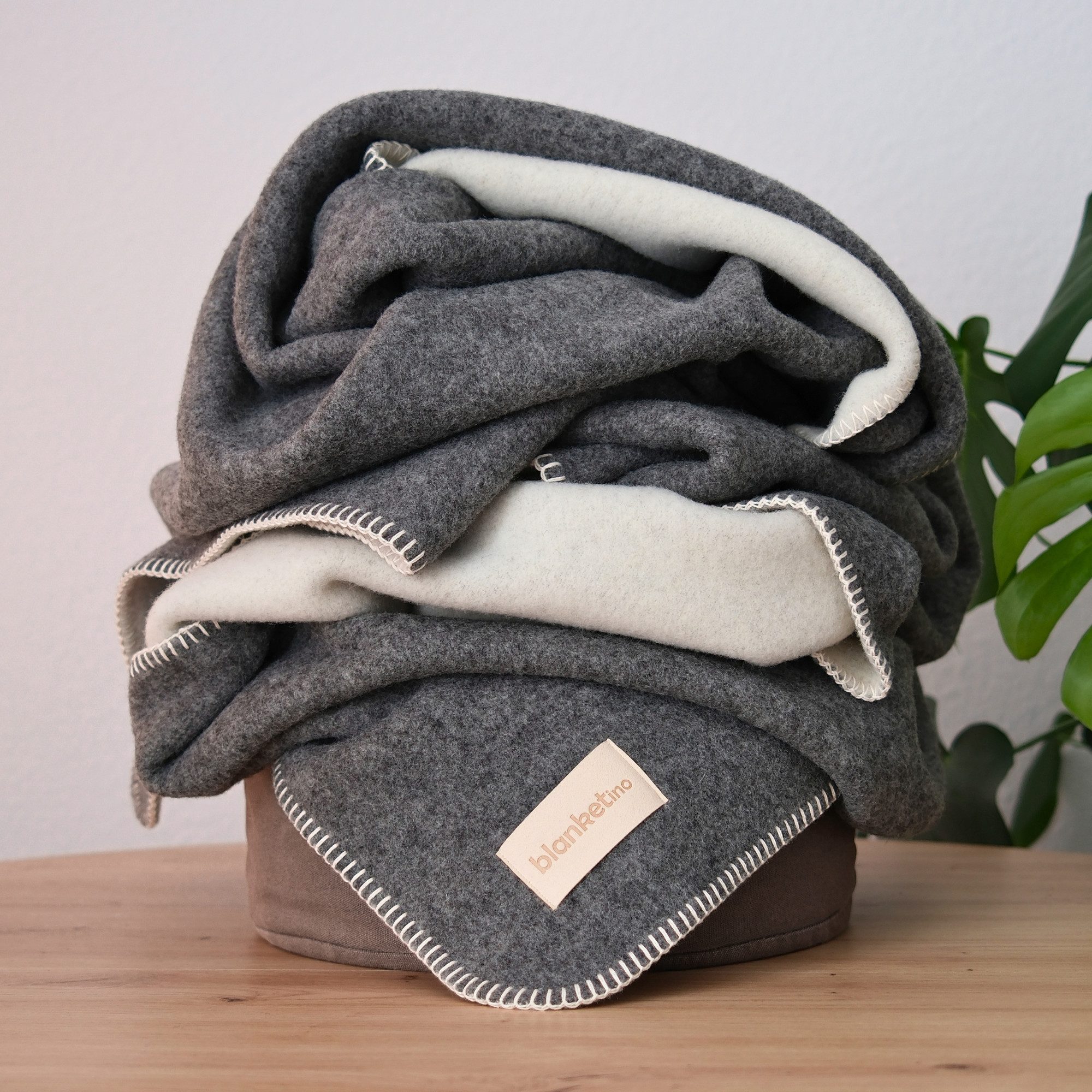 Wolldecke Wolldecke Merino 150x210 cm - 100% Schurwolle, blanketino, Bio Schafe aus Bayern