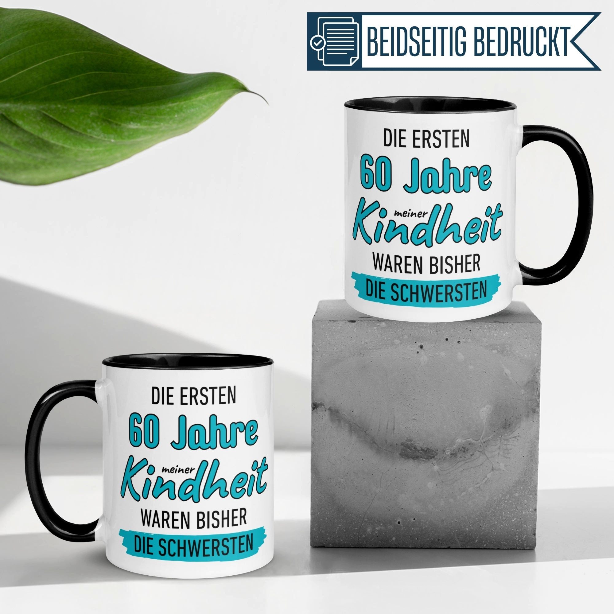 Momentals Tasse 60 Geburtstag Mann – „60 Jahre Kindheit“ – Geburtstagsgeschenk Männer, Gratis Versand · Links-&Rechtshänder · Spülmaschinenfest