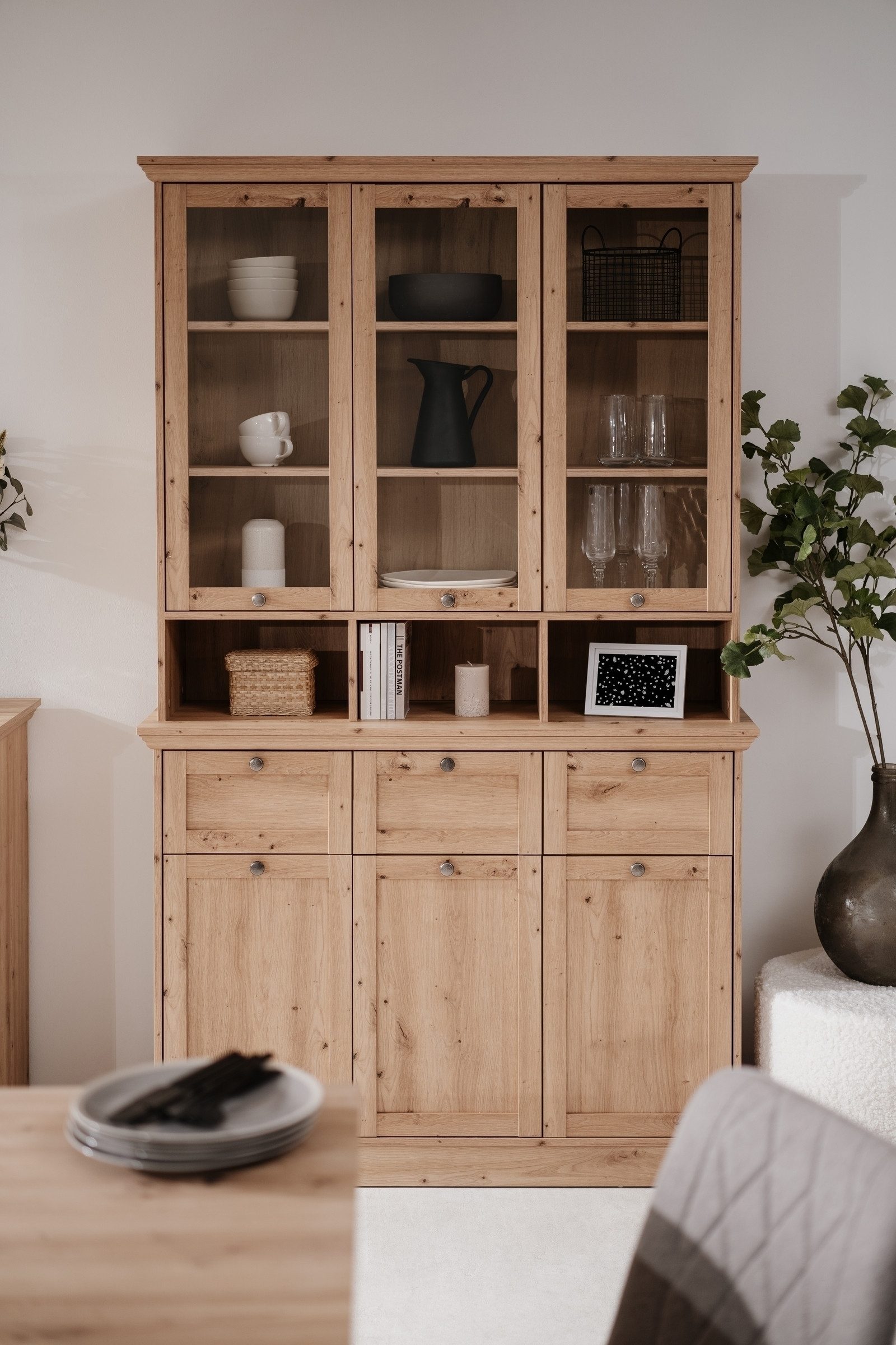 freiraum Buffet Timber Landhaus, 6 Türen, 3 Schübe, Glas / Eiche Dekor - 120x200x40cm (BxHxT)