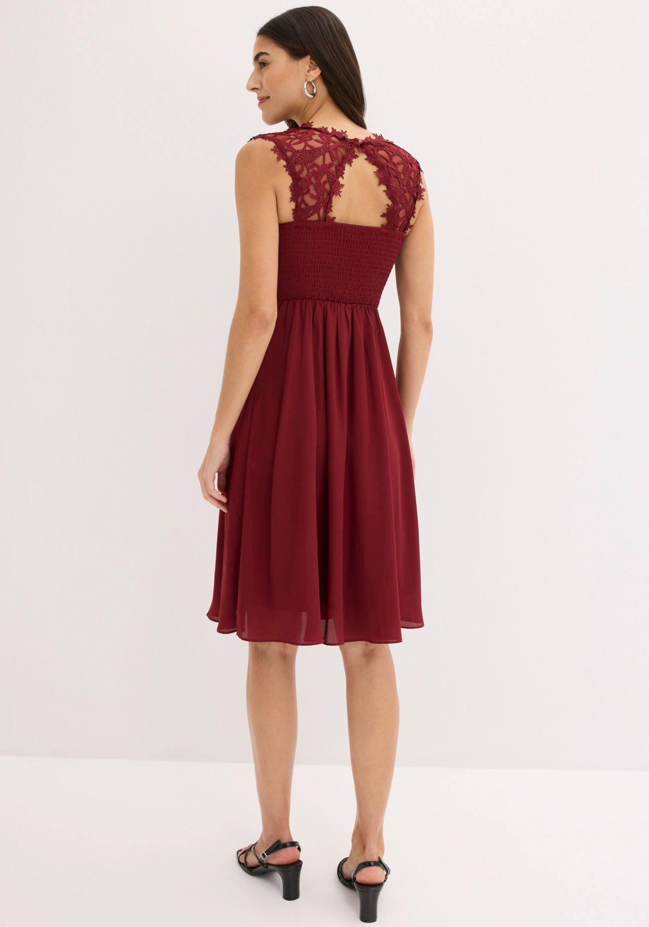 bonprix Minikleid (1-tlg) für besondere Anlässe, aus Polyester, taillierte Passform