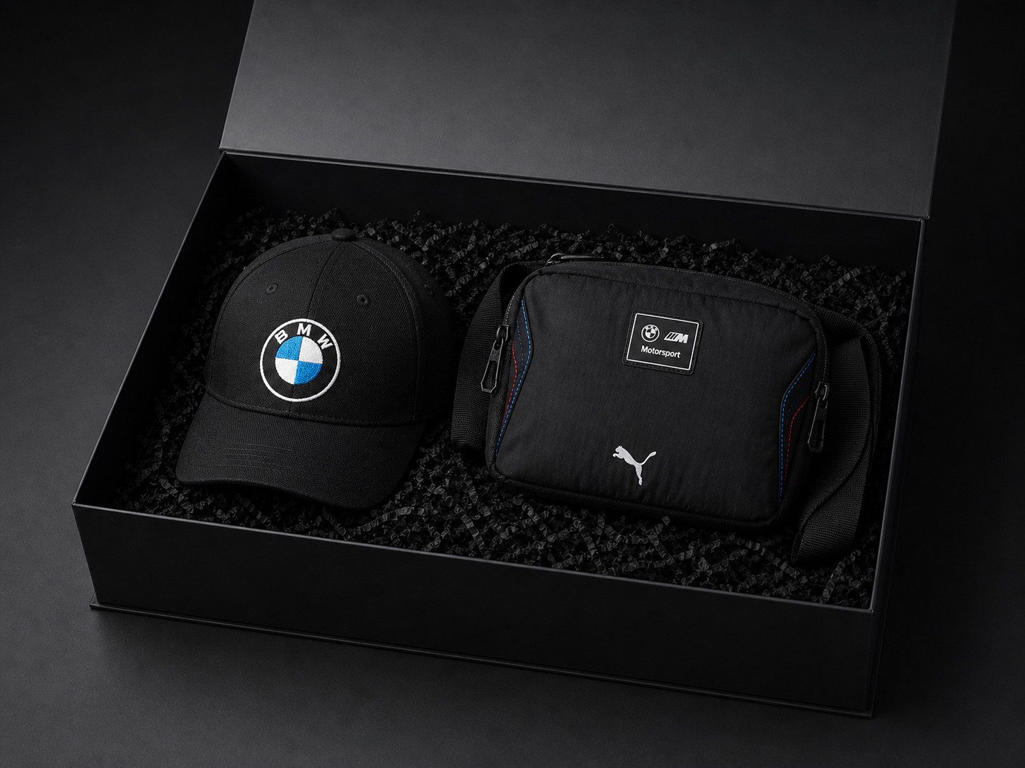 BMW Umhängetasche BMW M Motorsport Geschenkset Geschenkbox Mütze Umhängetasche Tasche (1-tlg)