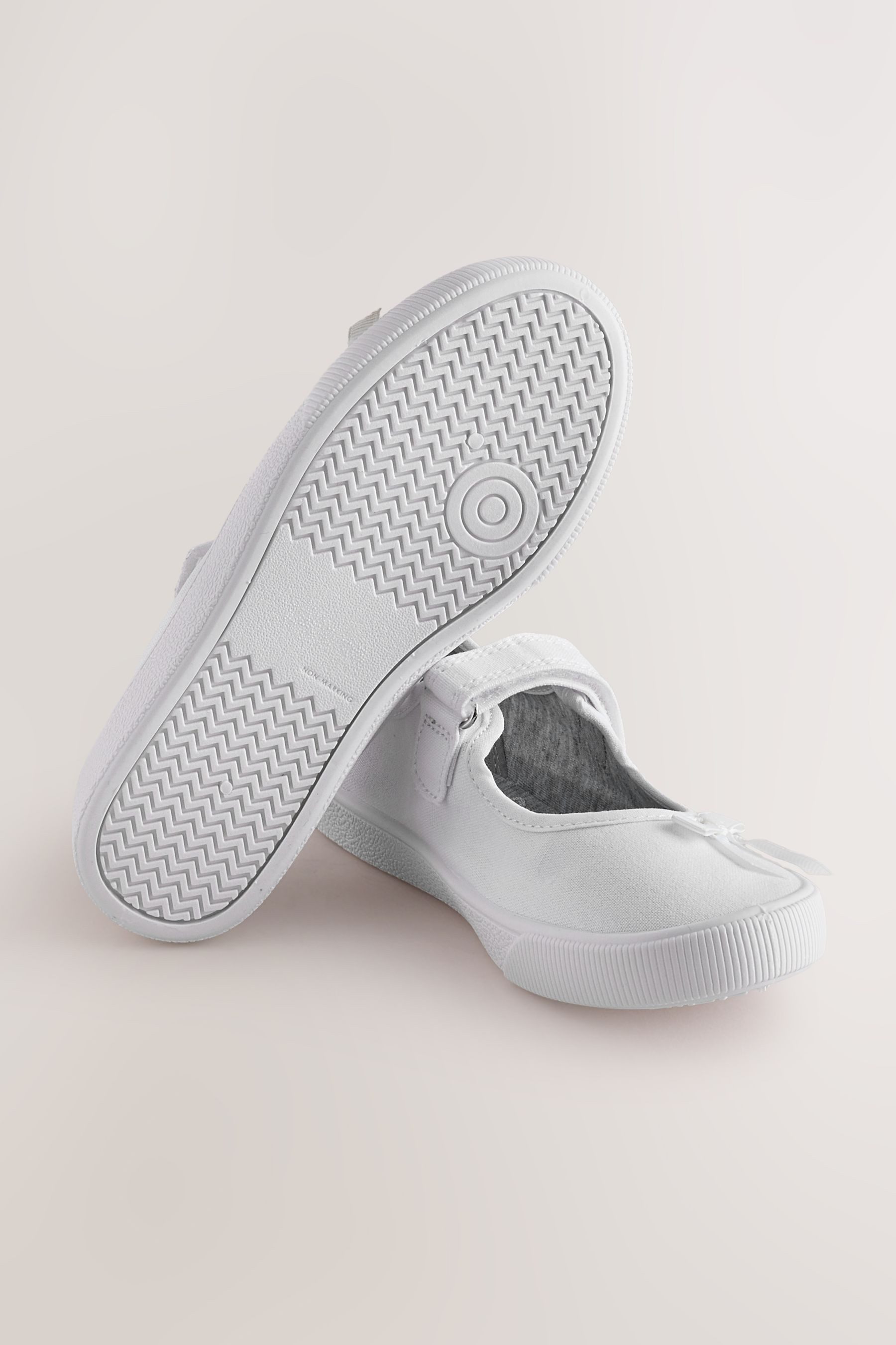 Next Stoffschuhe für die Schule mit Schleife Sneaker – Bild 5 von 5