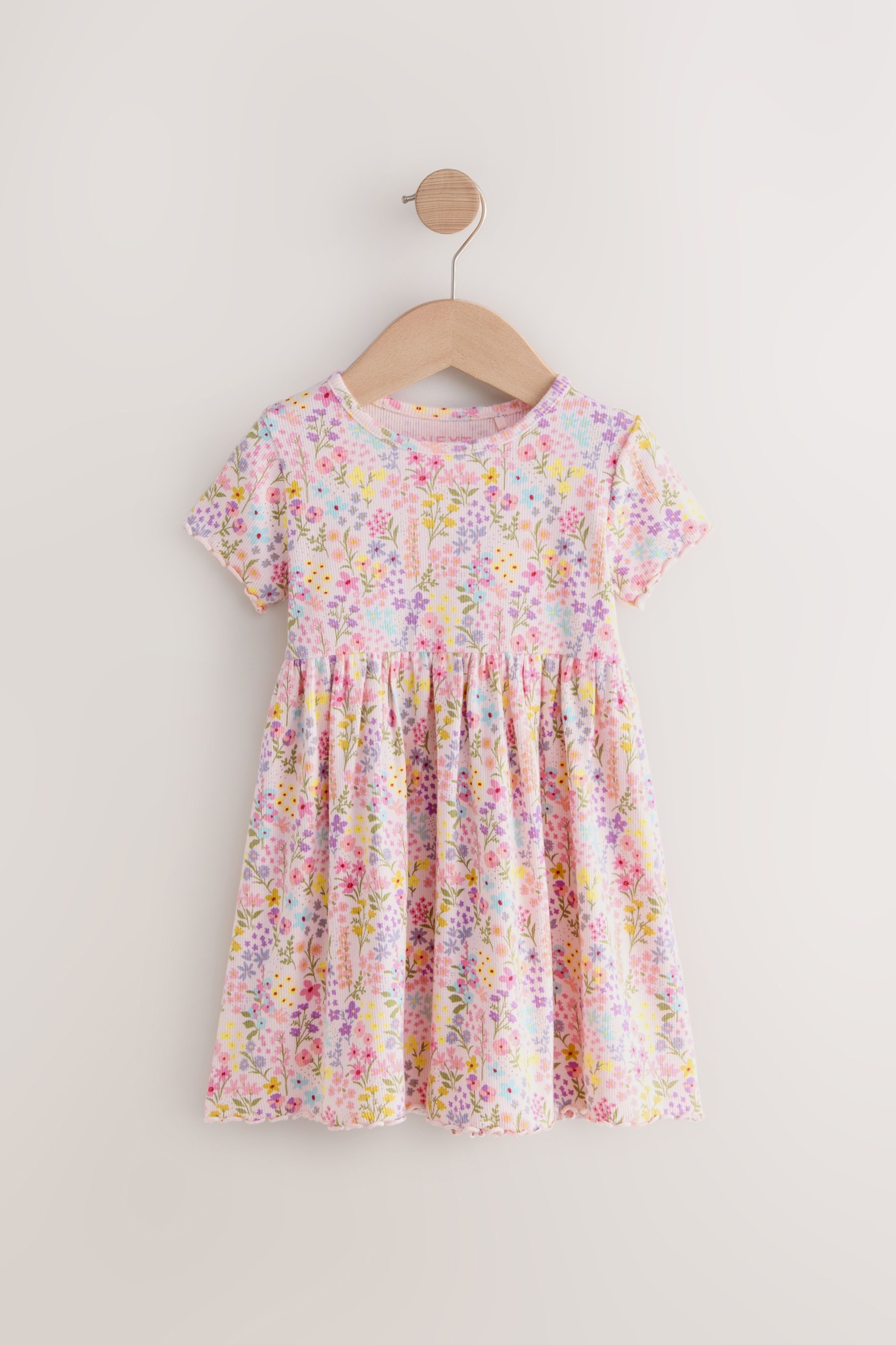 Jerseykleid Kurzärmeliges, geripptes Jersey-Kleid