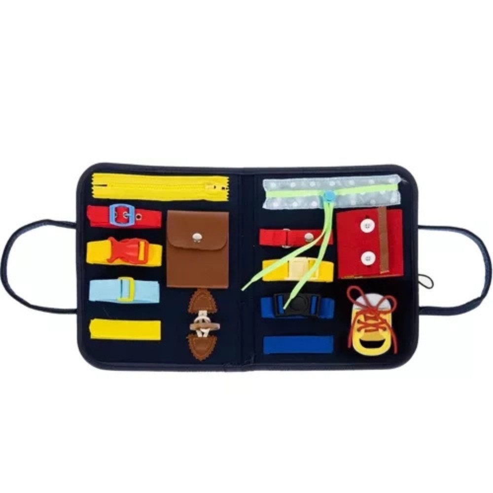 KRUZZEL Tafel Motorikbrett Filztasche, (Spar-Set, 1-tlg., 28 x 33 x 2 cm faltbar), 14 Manipulationselemente, faltbar, Filz, für unterwegs – Bild 4 von 5