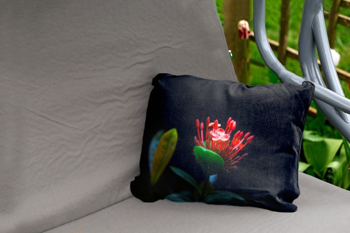 MuchoWow Dekokissen Ein Foto Hintergrund, Polyester, tropischen Blume schwarzem auf Outdoor-Dekorationskissen, einer Kissenhülle Dekokissenbezug