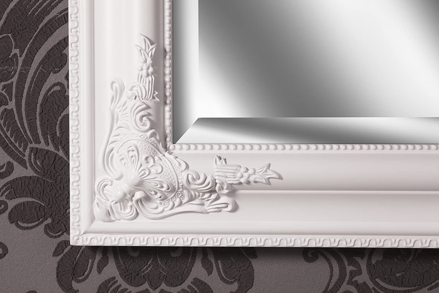 möbelando Barockspiegel Leila, Traumhafter Spiegel wunderschönen mit weiß Holzrahmenbreite 7 cm. 50 ca. cm, Höhe cm, in 65 Tiefe Breite Verzierungen. 3 cm