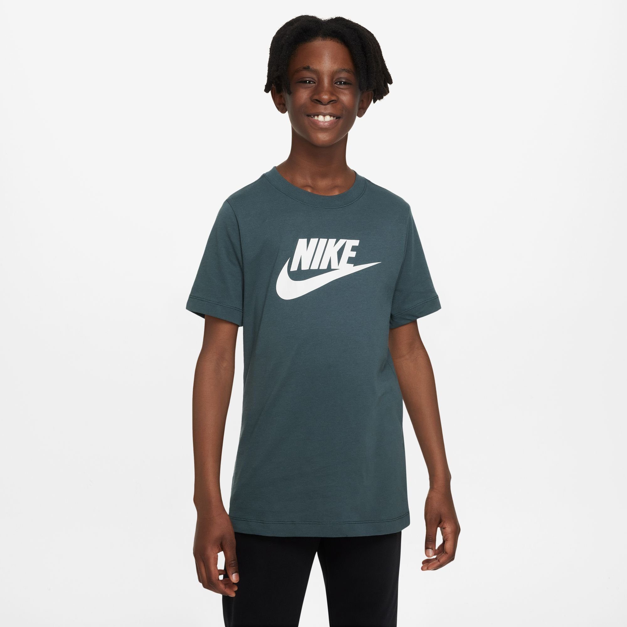 Nike Sportswear T-Shirt BIG KIDS' DEEP JUNGLE COTTON T-SHIRT