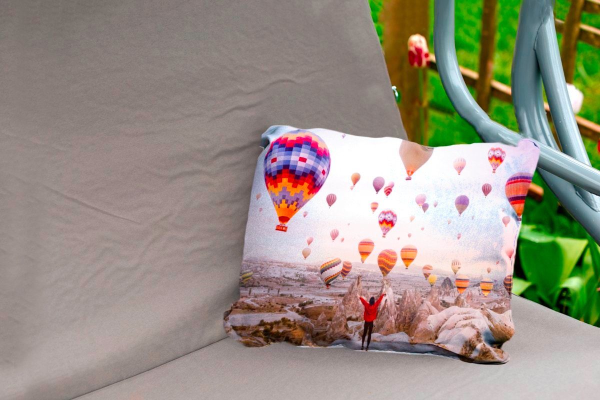 den Dekokissenbezug, Bergen, MuchoWow Polyester, in Outdoor-Dekorationskissen, Kissenhülle Luftballons Dekokissen