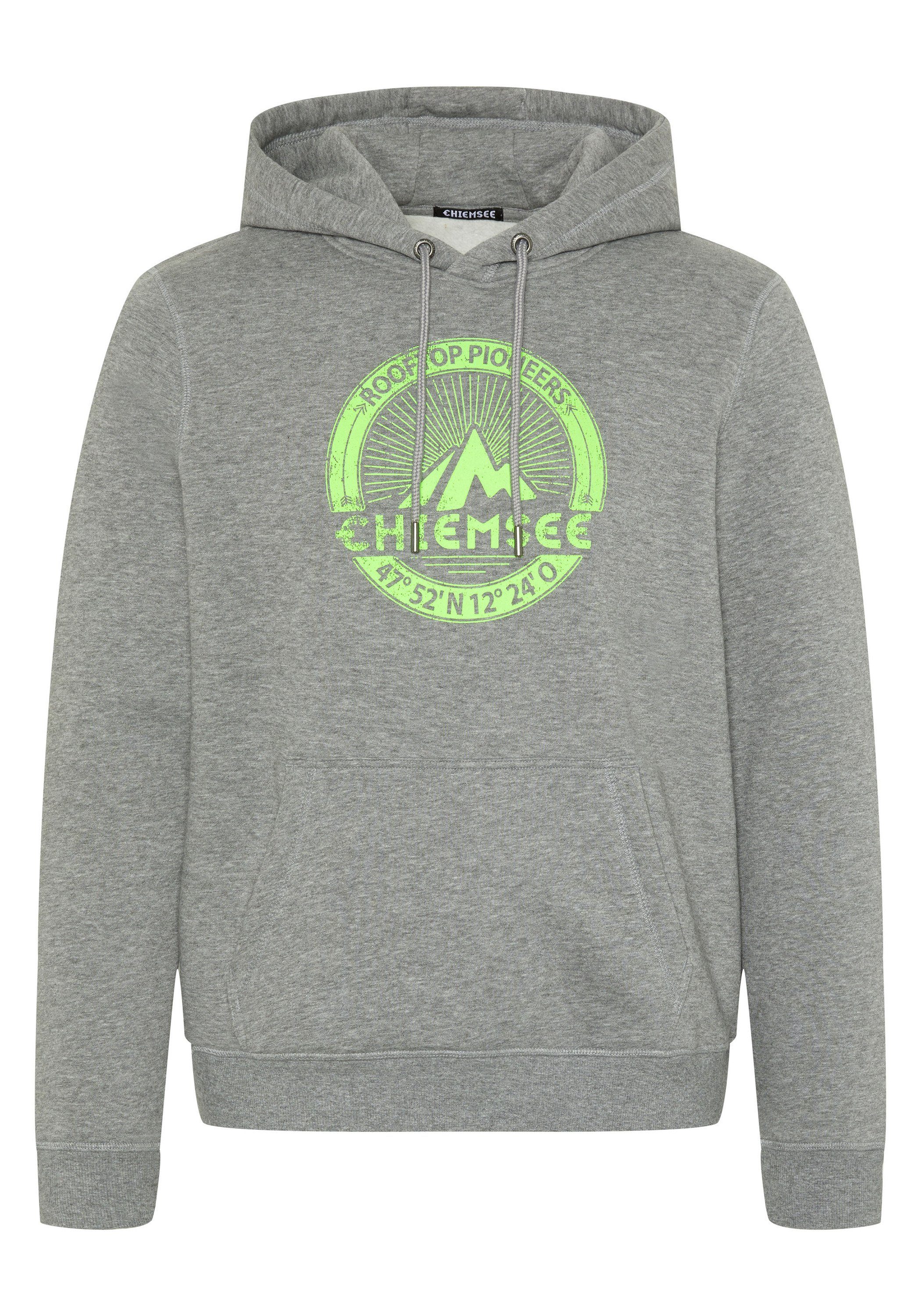 Chiemsee Kapuzensweatshirt Hoodie mit Label-Mountain-Motiv 1