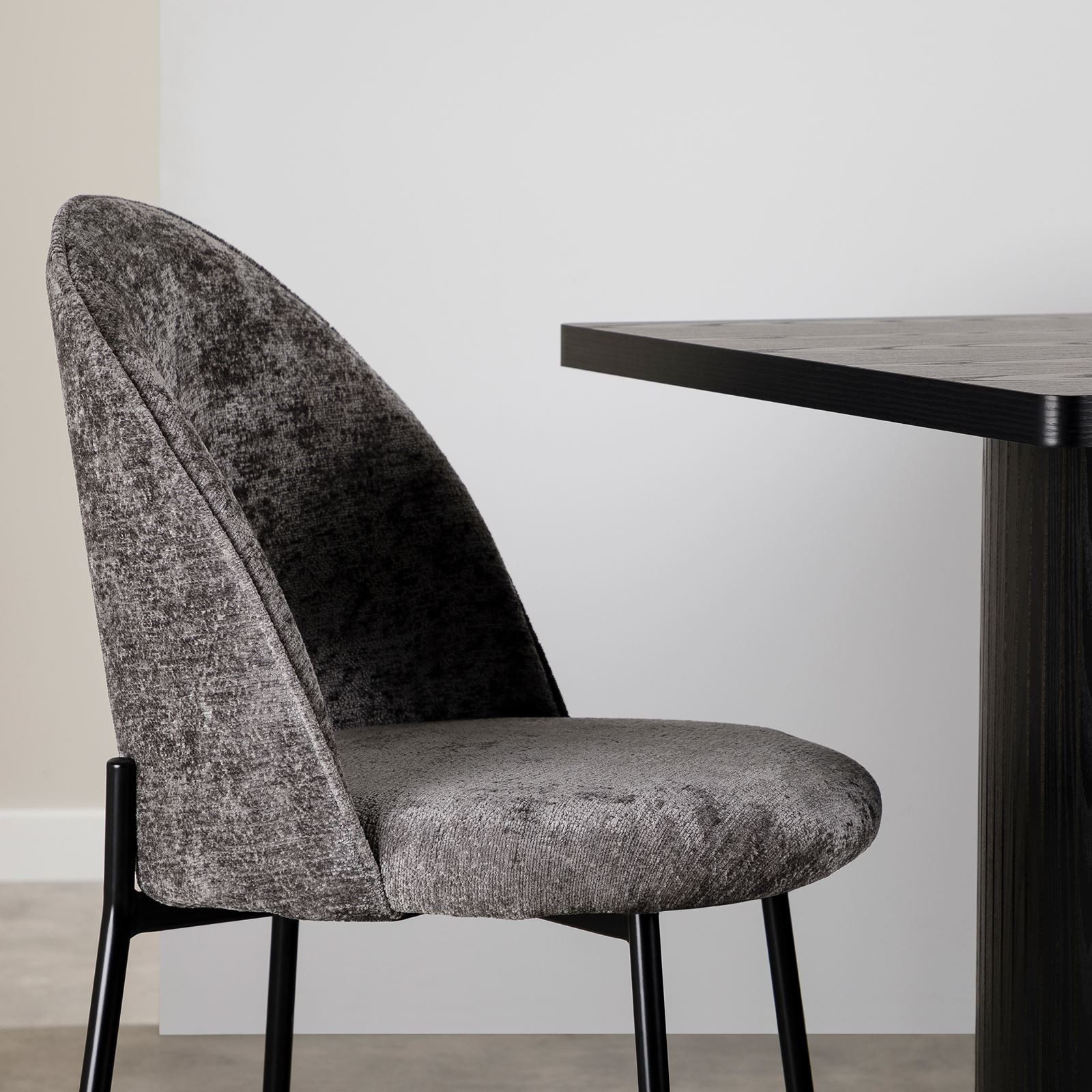 IDIMEX Essgruppe GUARDA, Essgruppe 4 Stühle und Esstisch Rillenoptik schwar günstig online kaufen