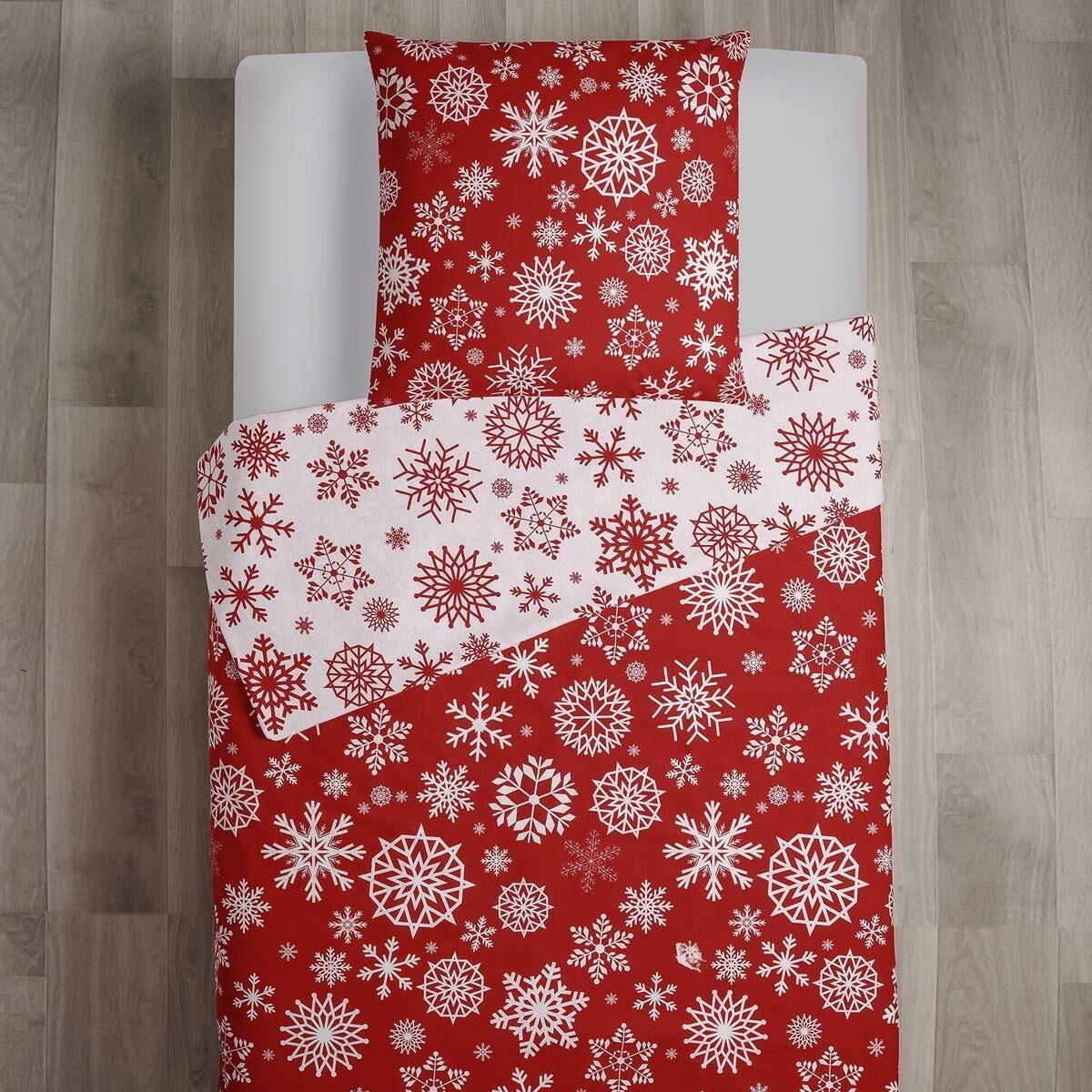 TRAUMSCHLAF Bettwäsche Schneeflocken, Flanell, 2 teilig, war, flauschig weich für den Winter