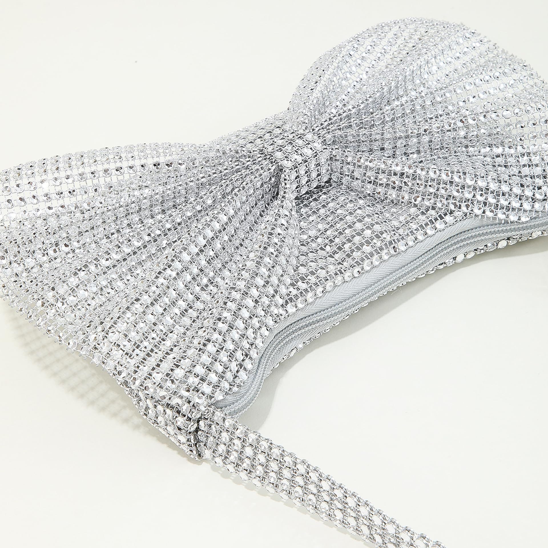 Zaewry Clutch Damen Abendtasche mit Schleife – Glitzernde Strass Handtasche, für Fest, Hochzeit & Party – Elegante Abendtasche für Frauen – Bild 5 von 5