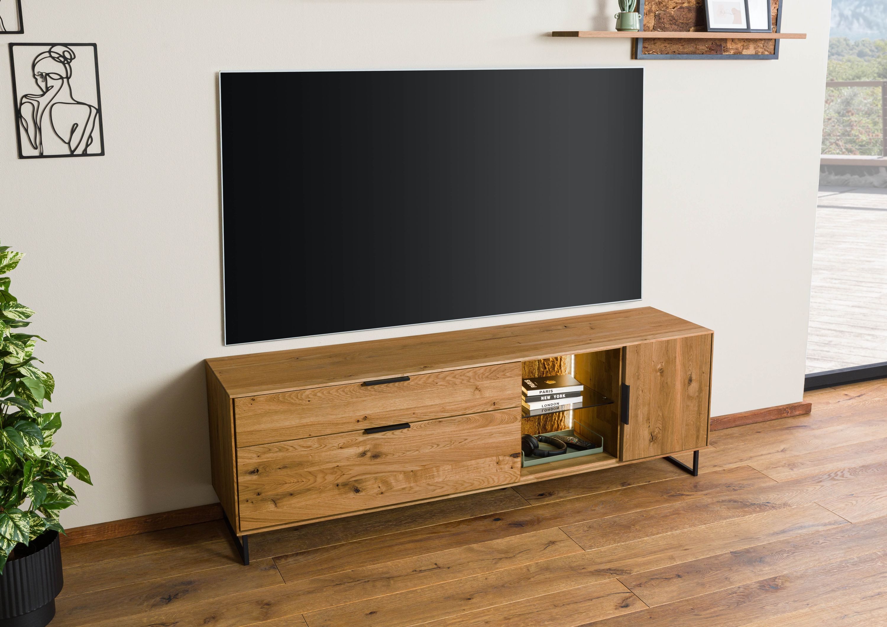 Massivmoebel24 Lowboard LINDAU (Massivholz), Wildeiche mit Holztür 180x43x59 natur geölt LINDAU #25