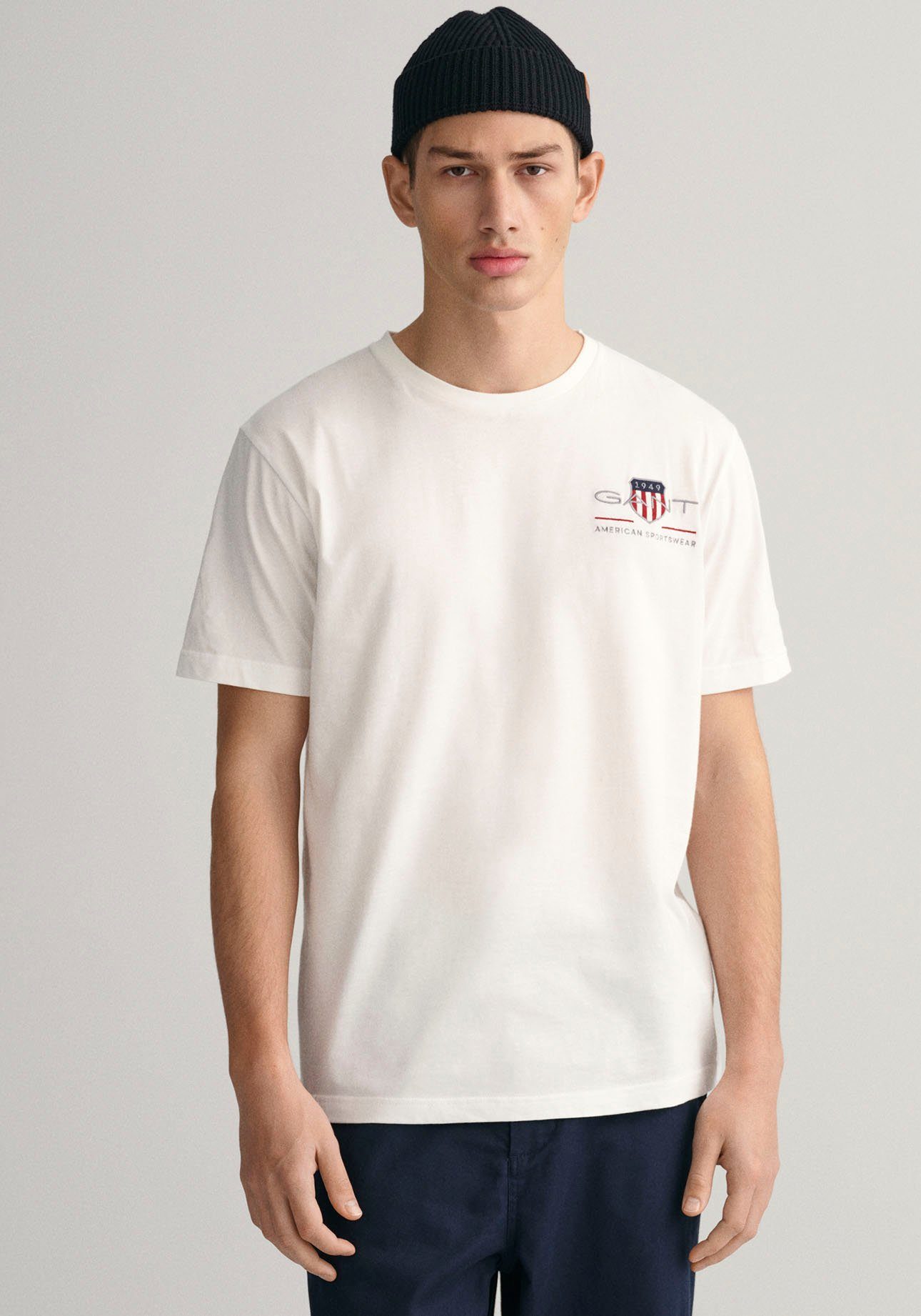 Gant T-Shirt REG ARCHIVE SHIELD EMB SS T-SHIRT von dem Archiv aus den 1980er-Jahren inspiriert white | T-Shirts