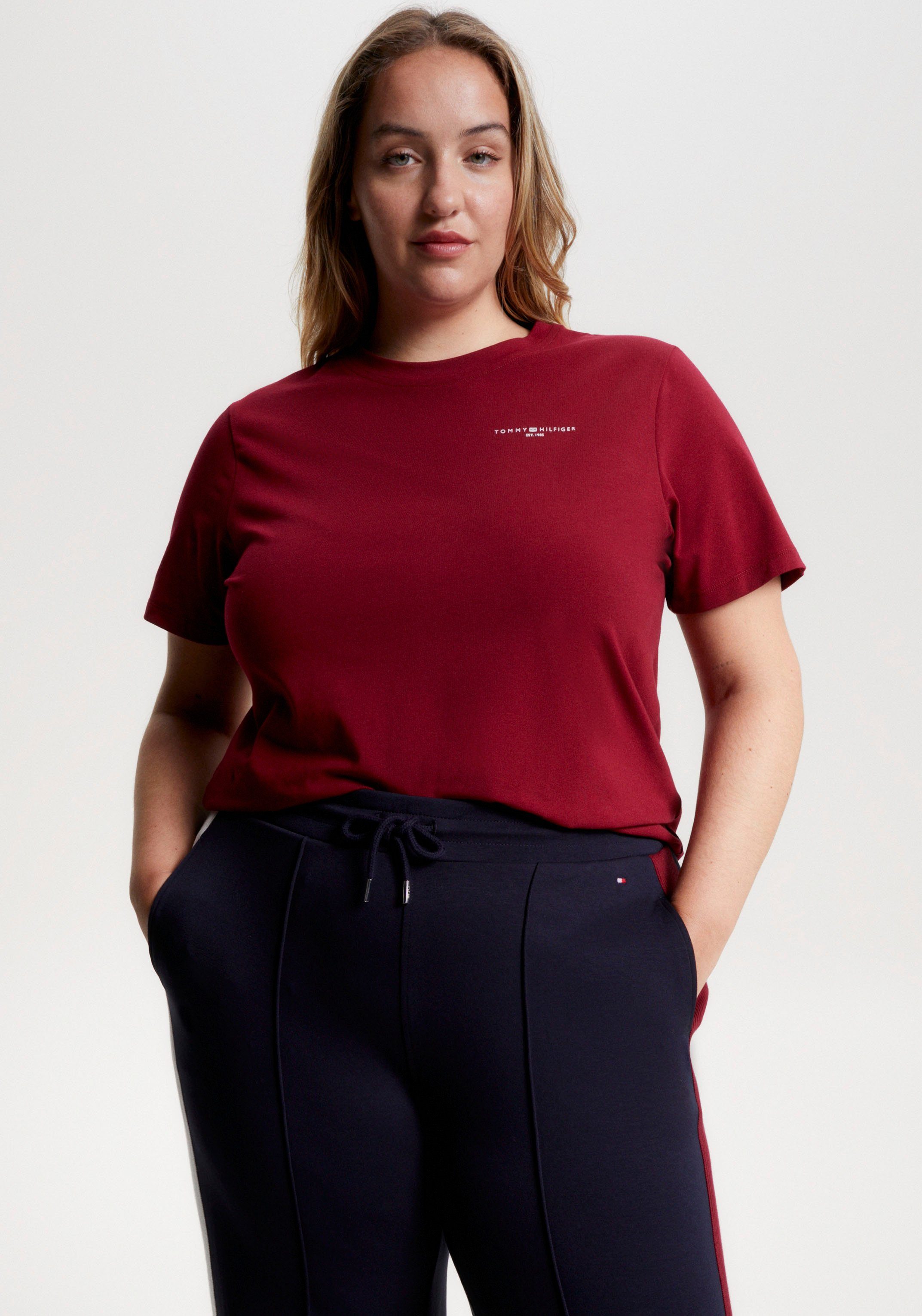 Tommy Hilfiger Curve Rundhalsshirt PLUS SIZE rot Logoschriftzug CURVE,mit