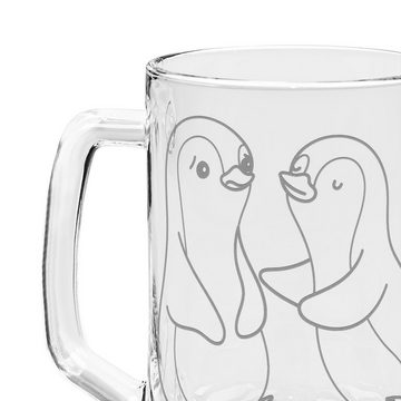 Mr. & Mrs. Panda Bierkrug Pinguine trösten - Transparent - Geschenk, Liebesbeweis, Mitbringsel, Premium Glas, Auffällige Gravur