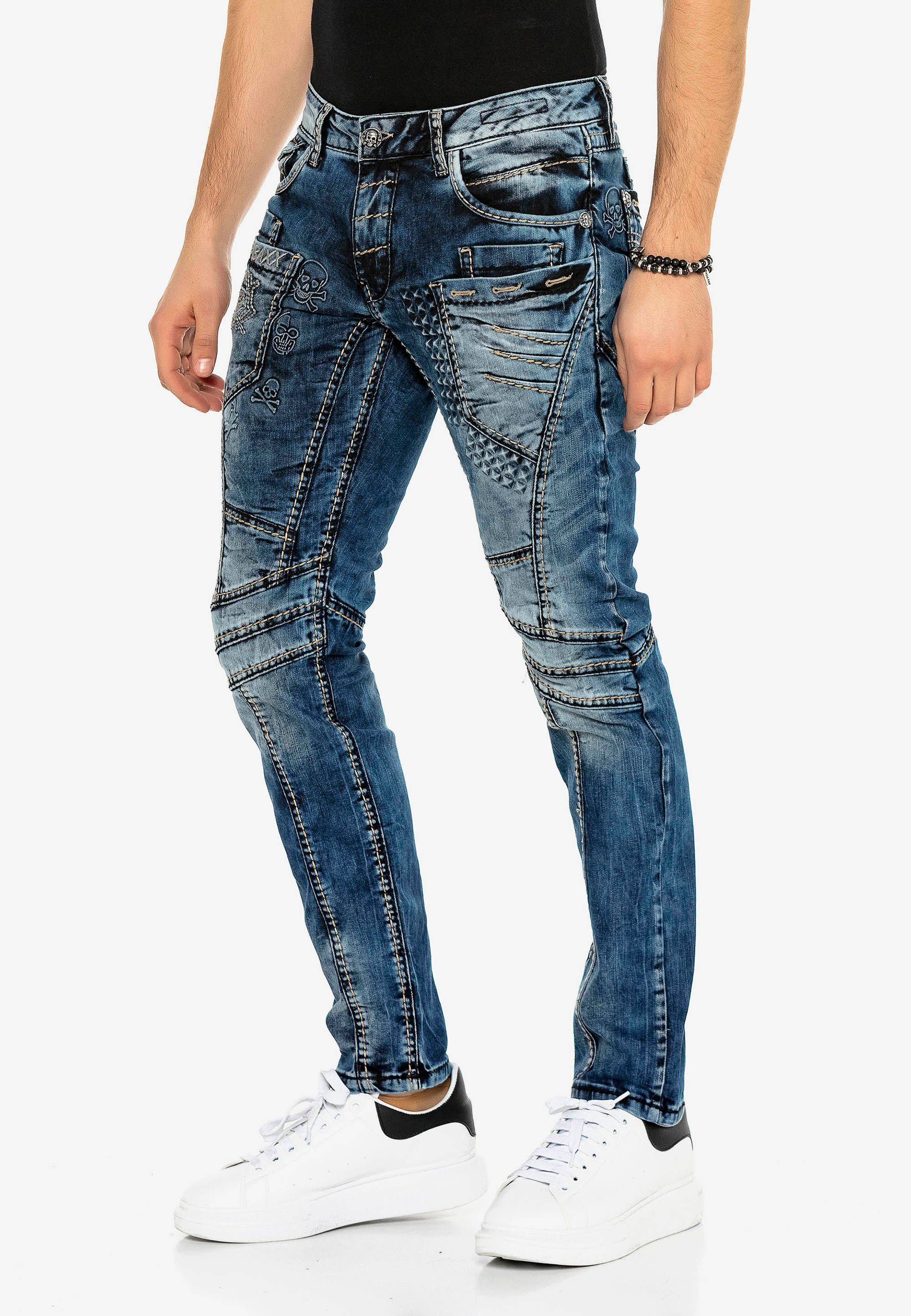 Cipo Ziernähten in & Straight-Fit Bequeme Jeans mit trendigen Baxx