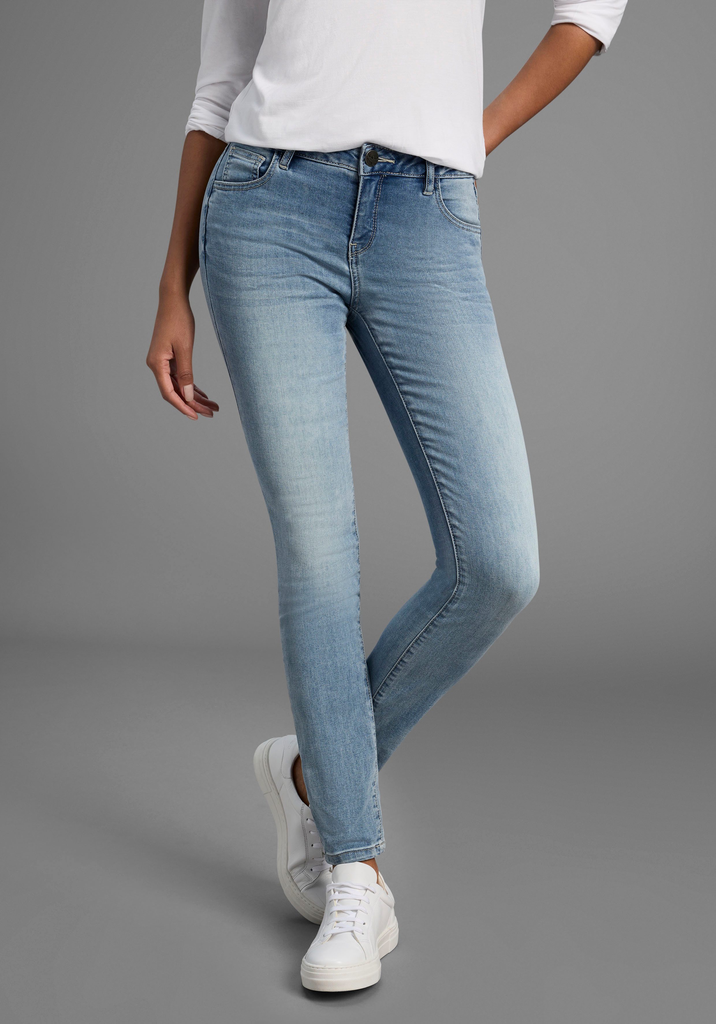 Arizona Skinny-fit-Jeans Ultra-Stretch extra-enger Beinverlauf, normale Leibhöhe, mit Eingrifftaschen