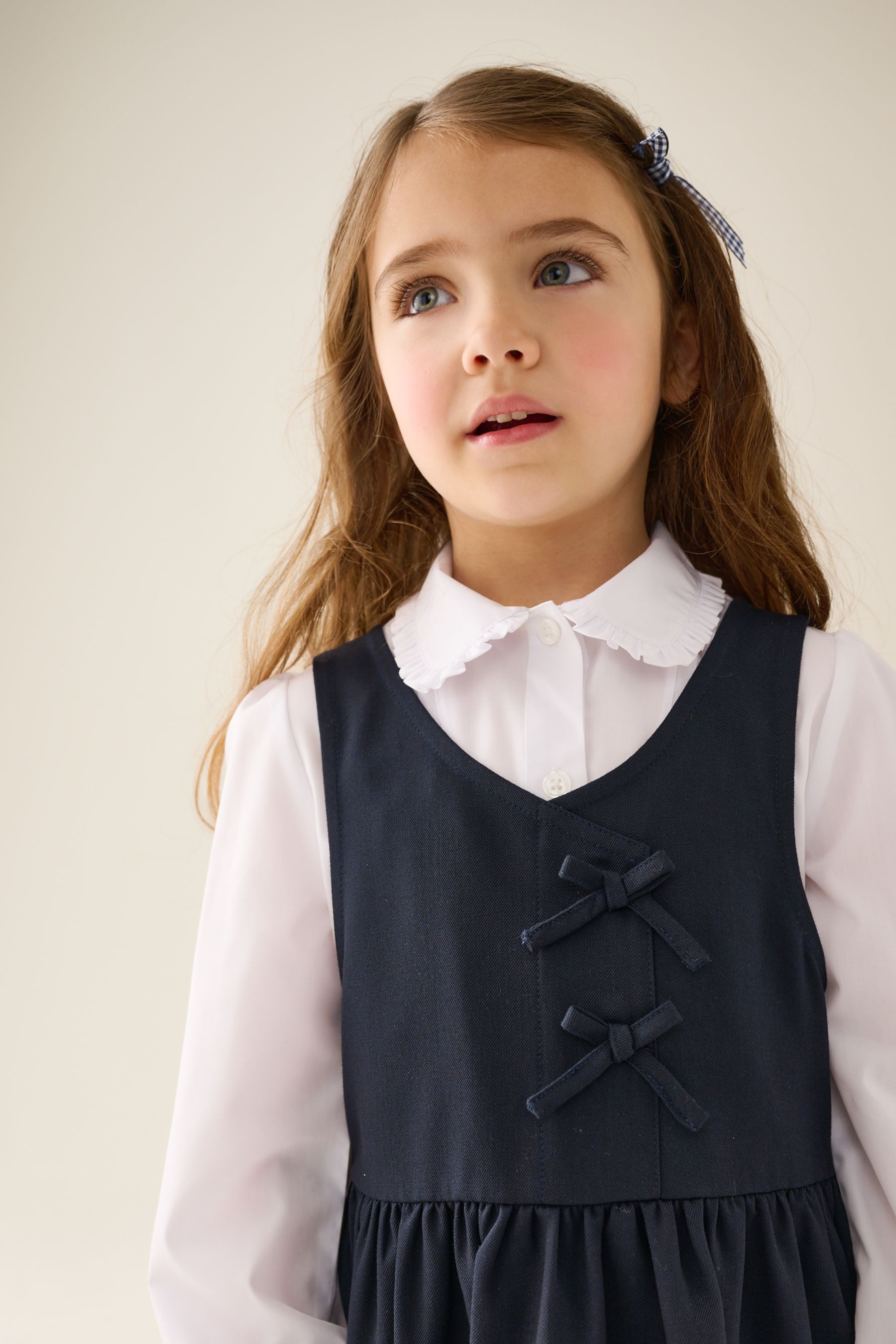 Next Latzkleid Schul-Latzkleid mit asymmetrischer Vorderseite (1-tlg) – Bild 3 von 4